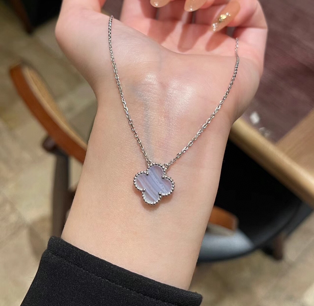 Van Cleef & Arpels necklace-132