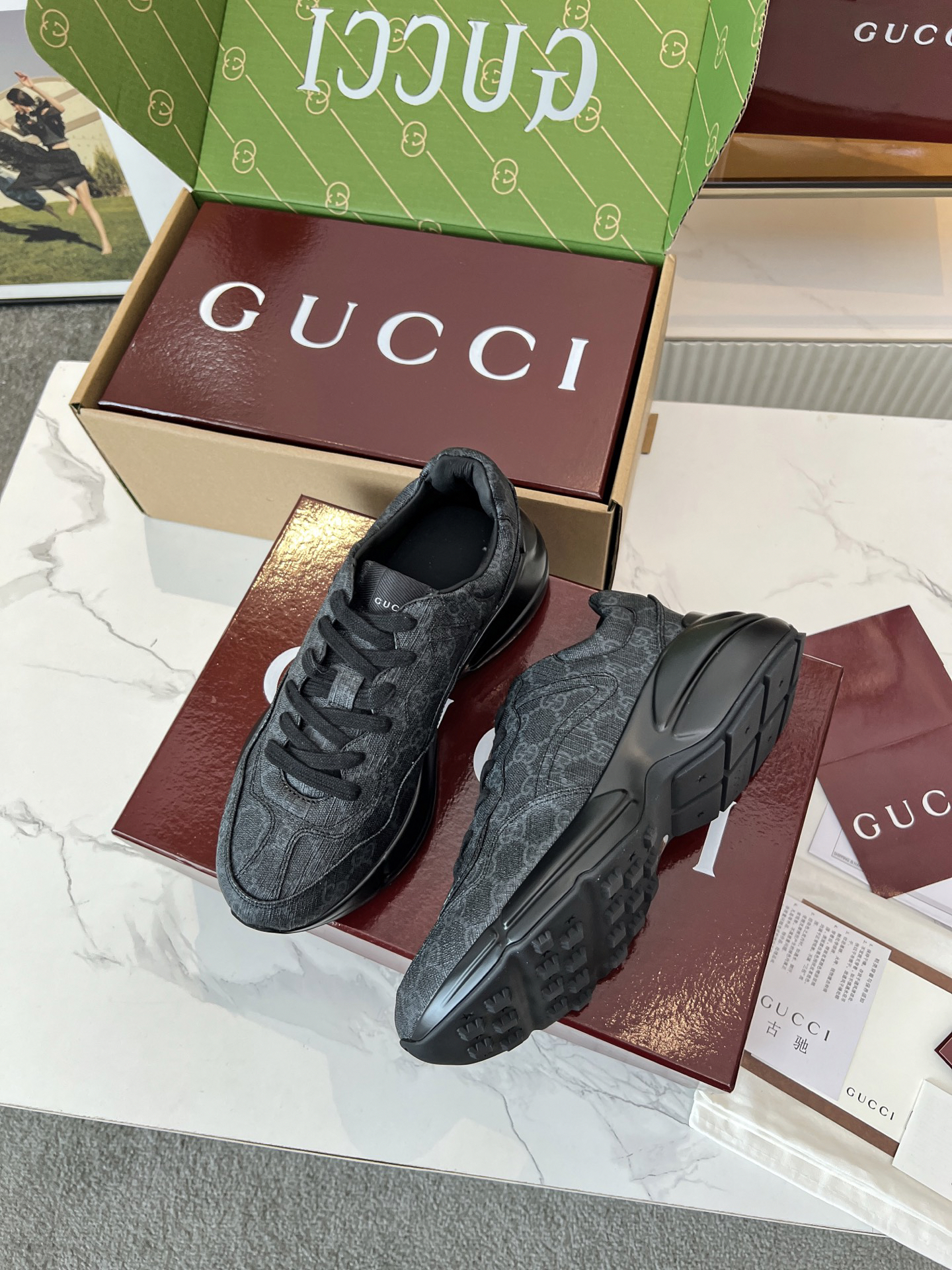 Gucci Sneakers-110