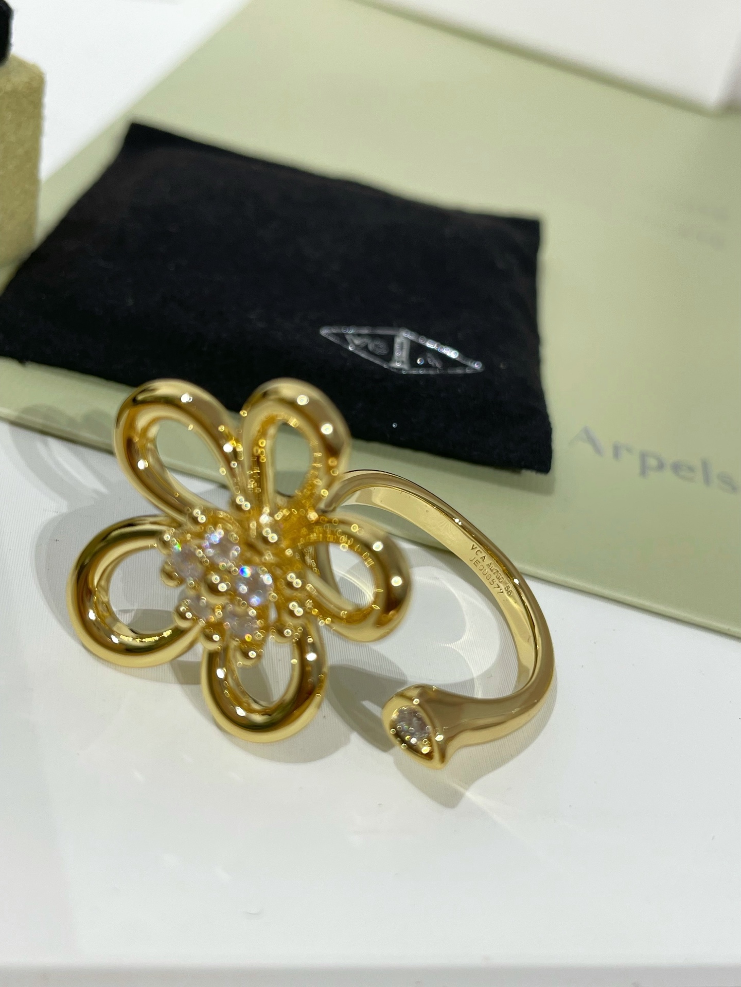 Van Cleef & Arpels ring-1