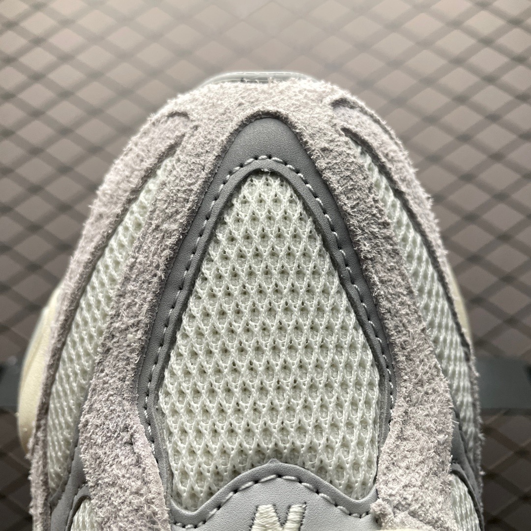 New Balance Sneakers-40