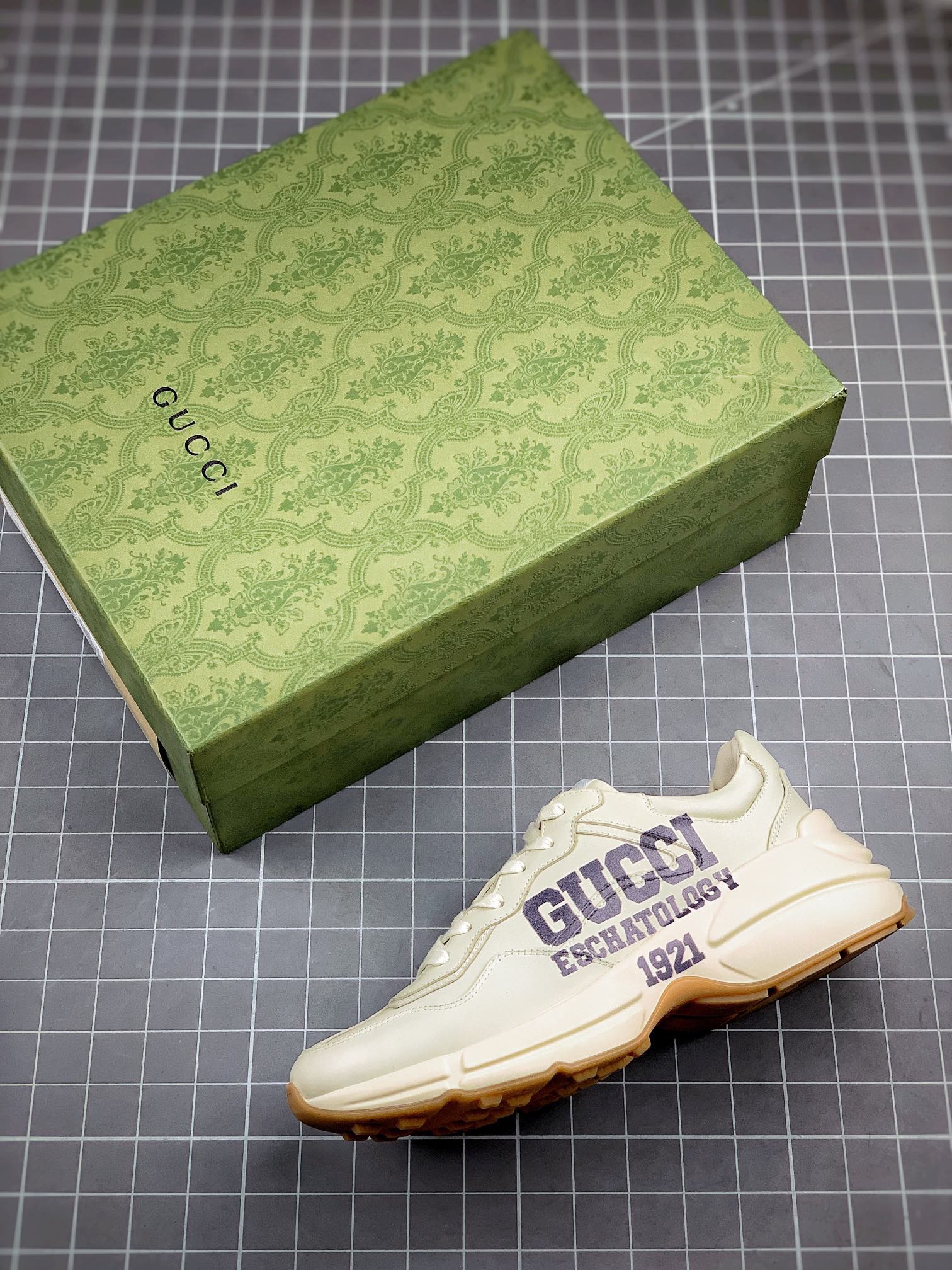 Gucci Sneakers-191