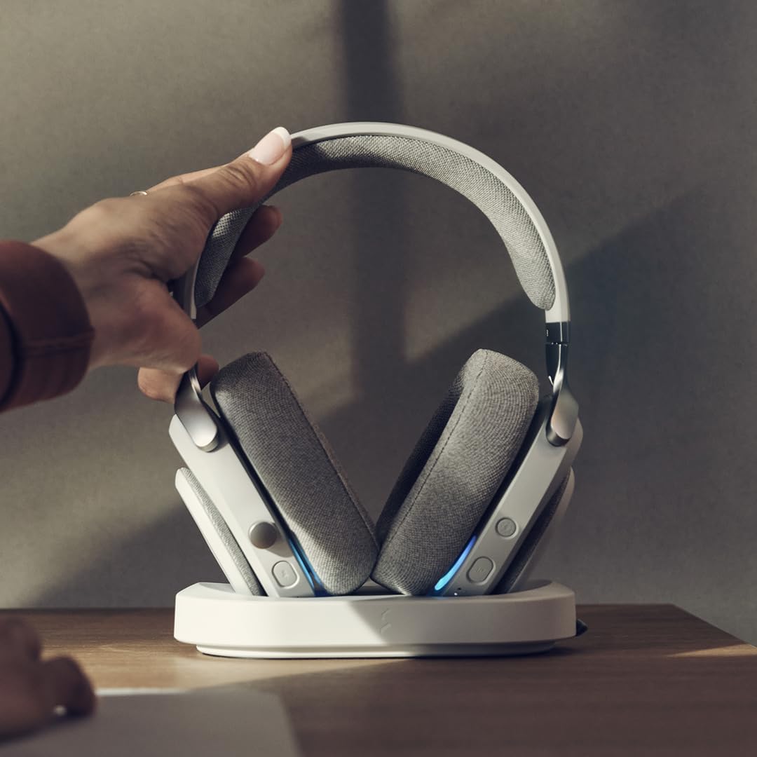 Fractal Design Scape Light - Wireless PC Gaming Headset - Detachable Flip-to-Mute Microphone with Noise Cancellation - Battery Life Up to 40 Hours - Configurable Ambient Lighting - Gray