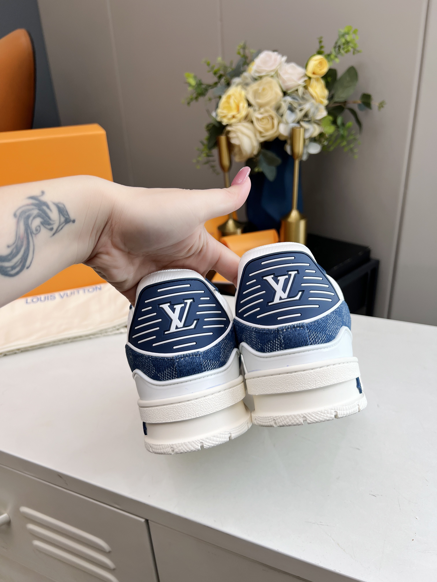 Lv Sneakers-72