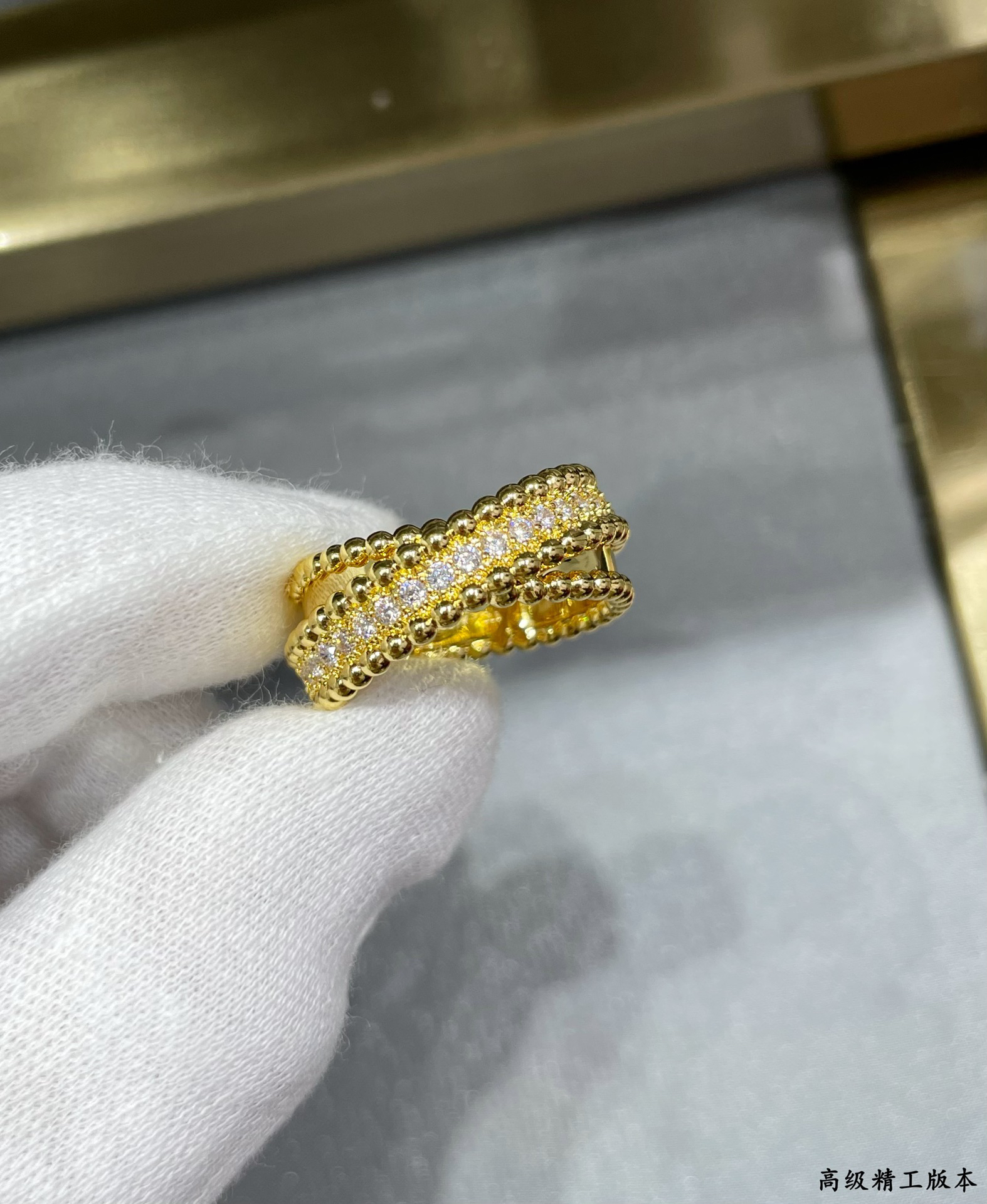 Van Cleef & Arpels ring-99