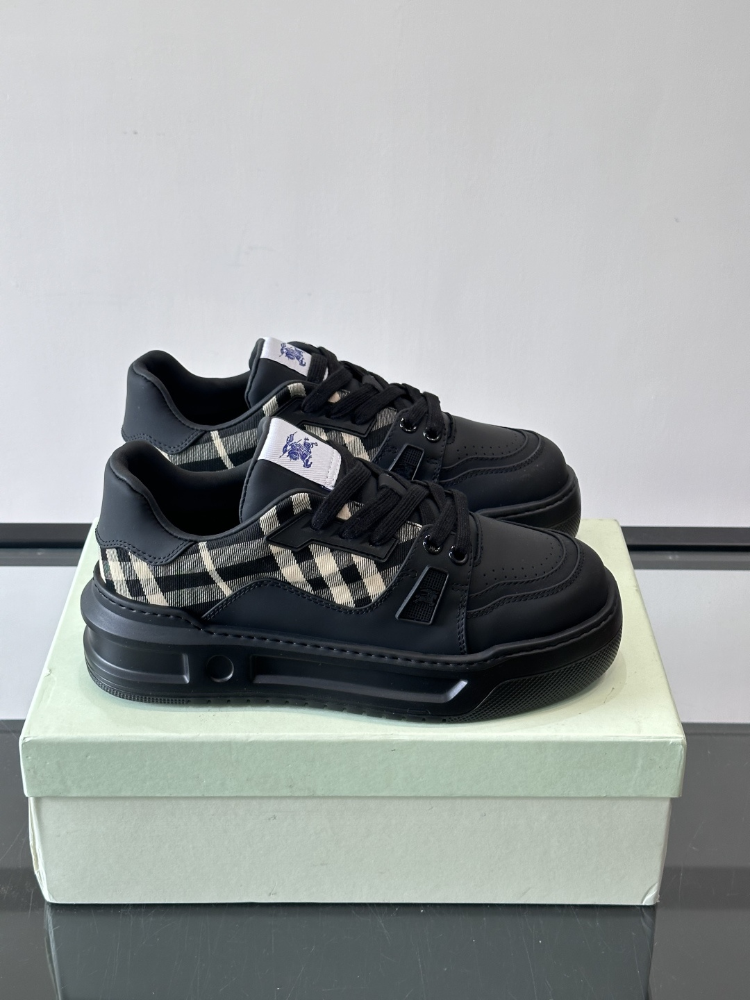 Balenciaga  Sneakers