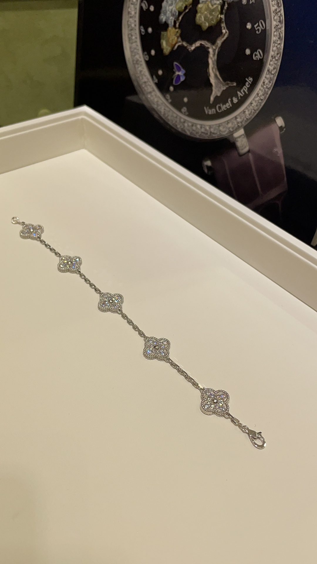 Van Cleef & Arpels Bracelet-101