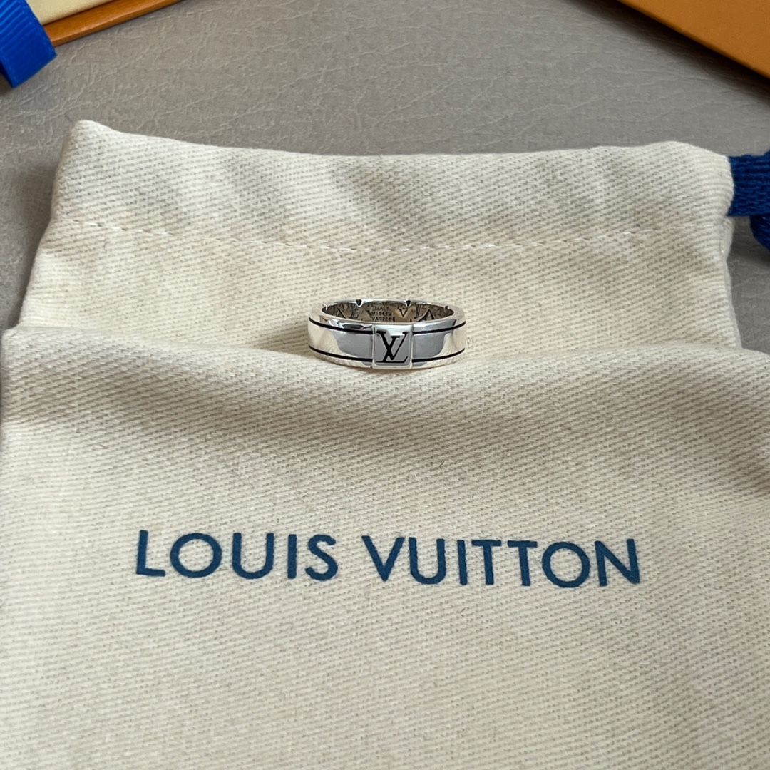LV ring-78