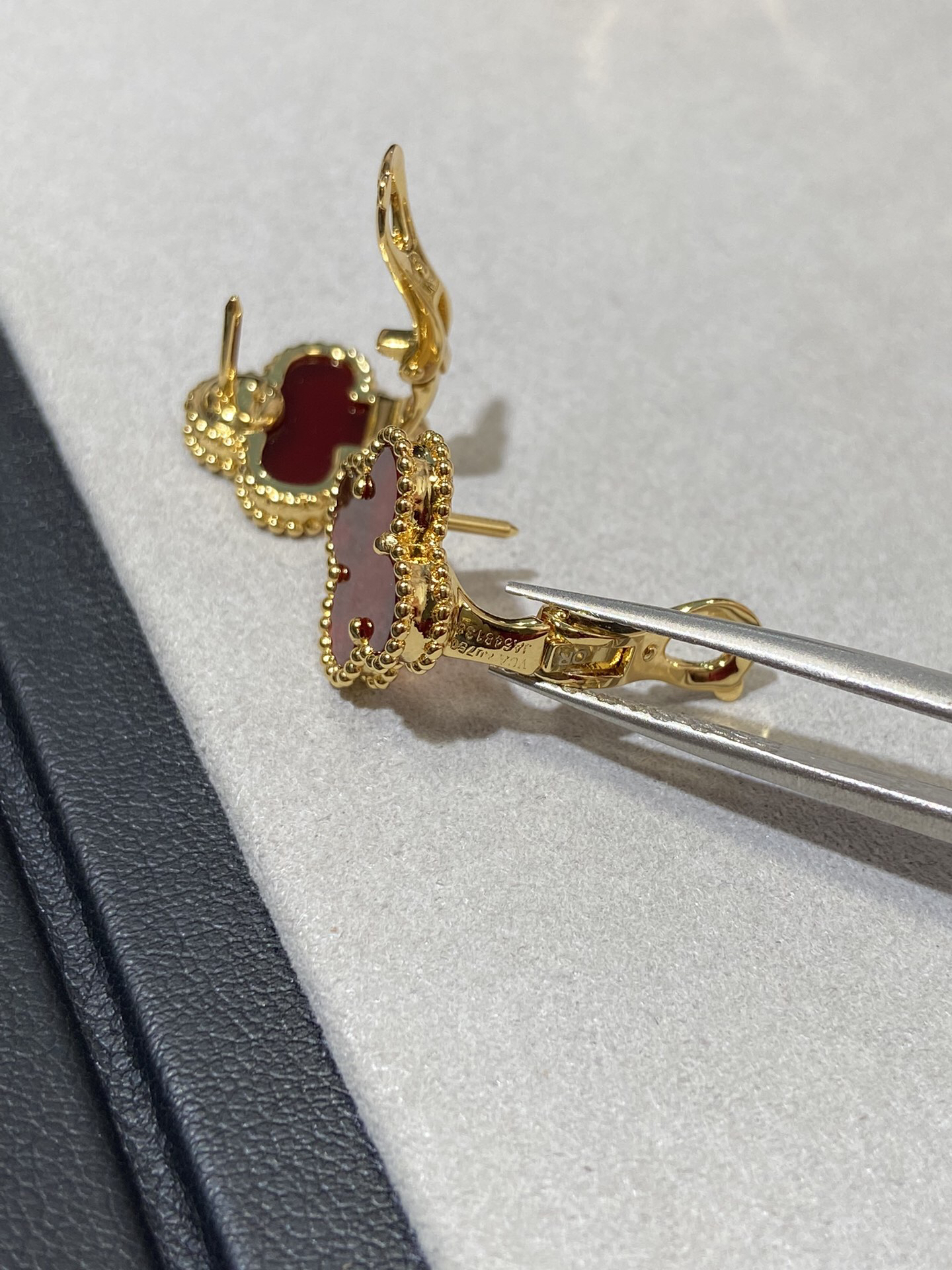 Van Cleef & Arpels earring-1