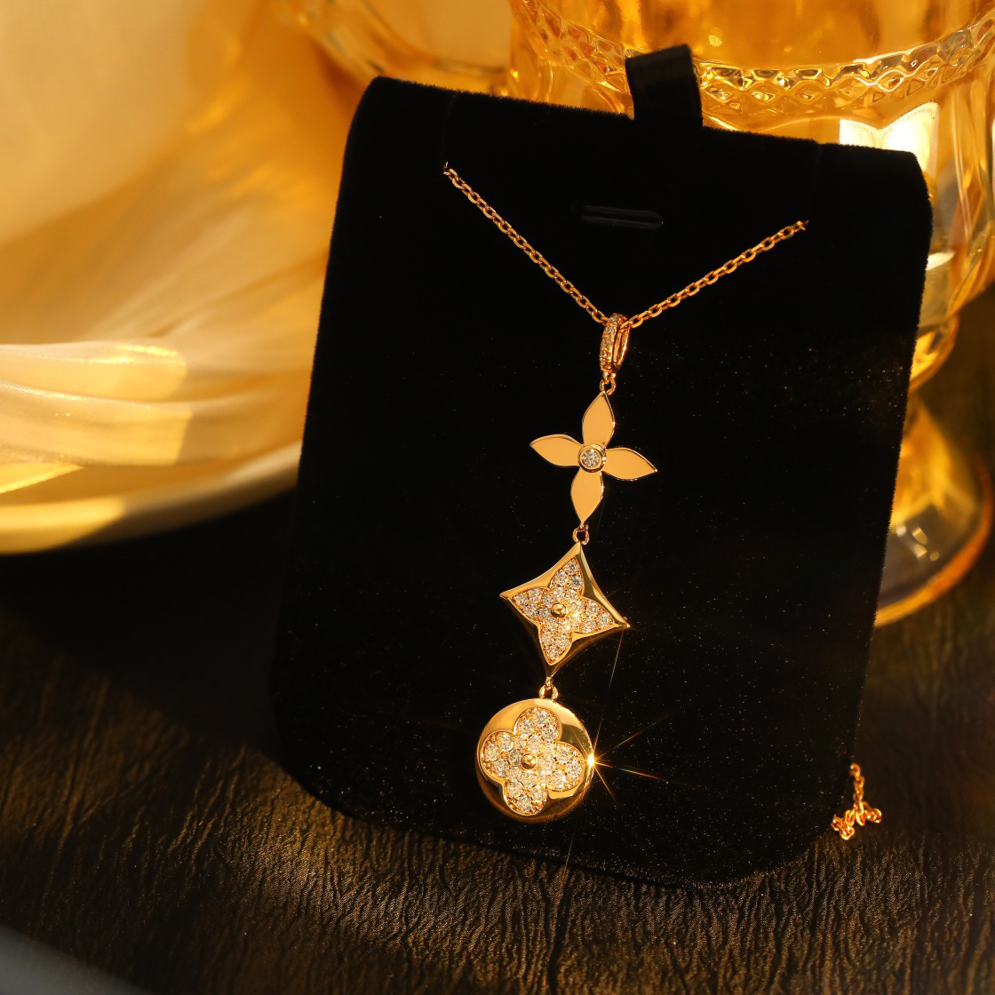 LV necklace-48