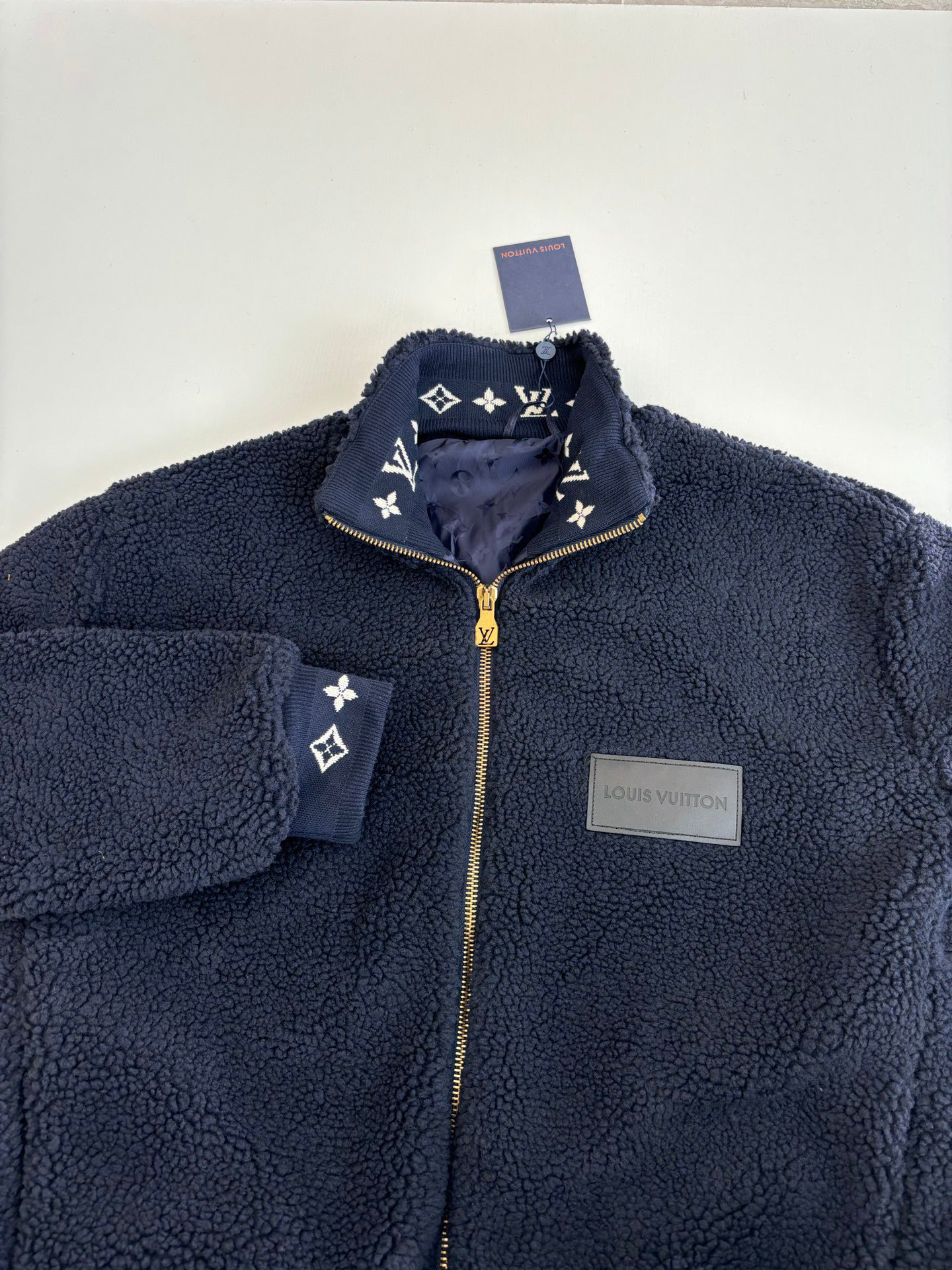 LV Clothing-298