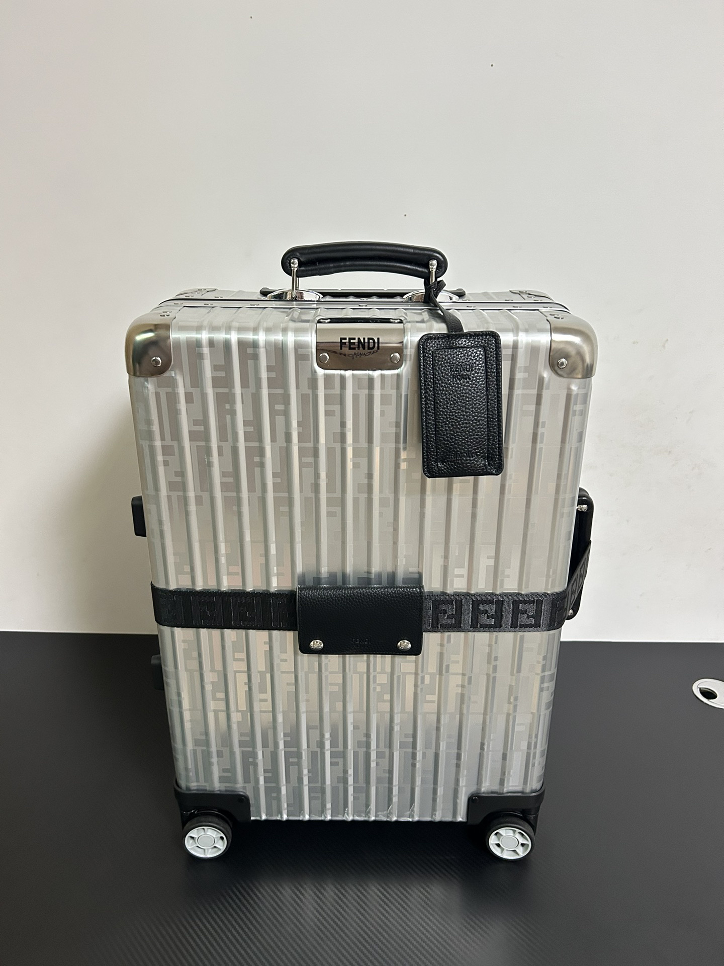 Fendi luggage-8