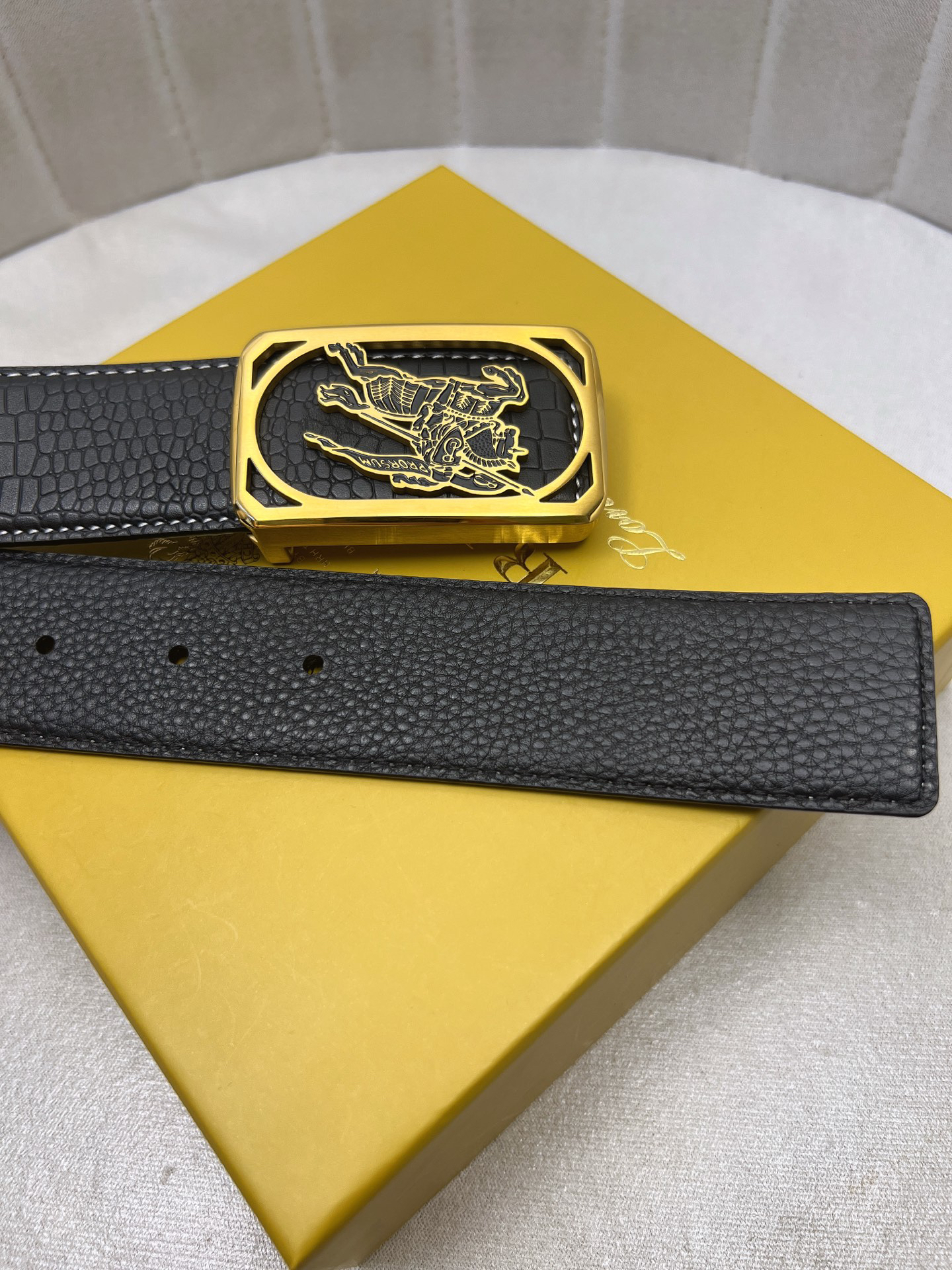 Burberry belt-82