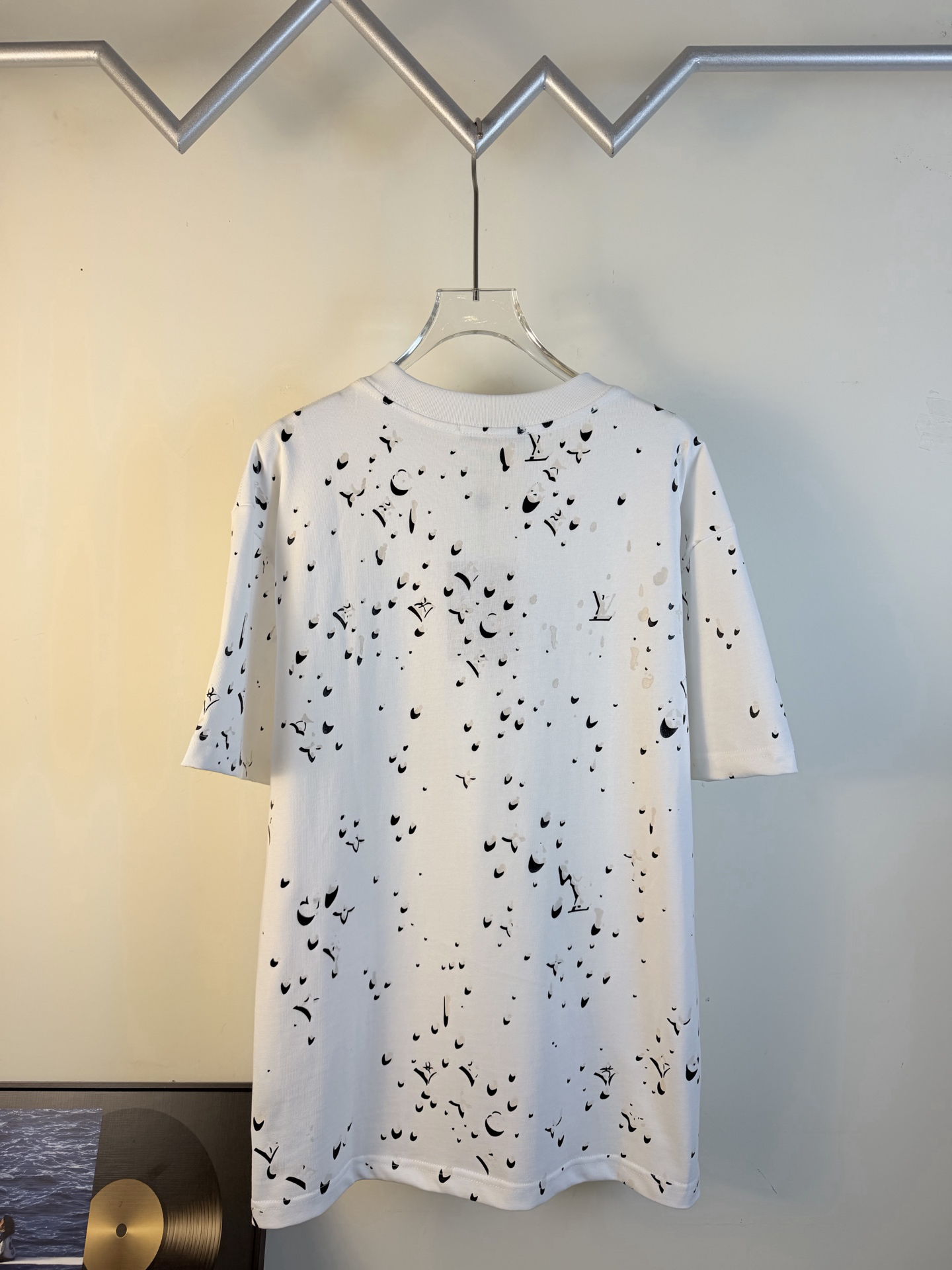 LV clothing-56