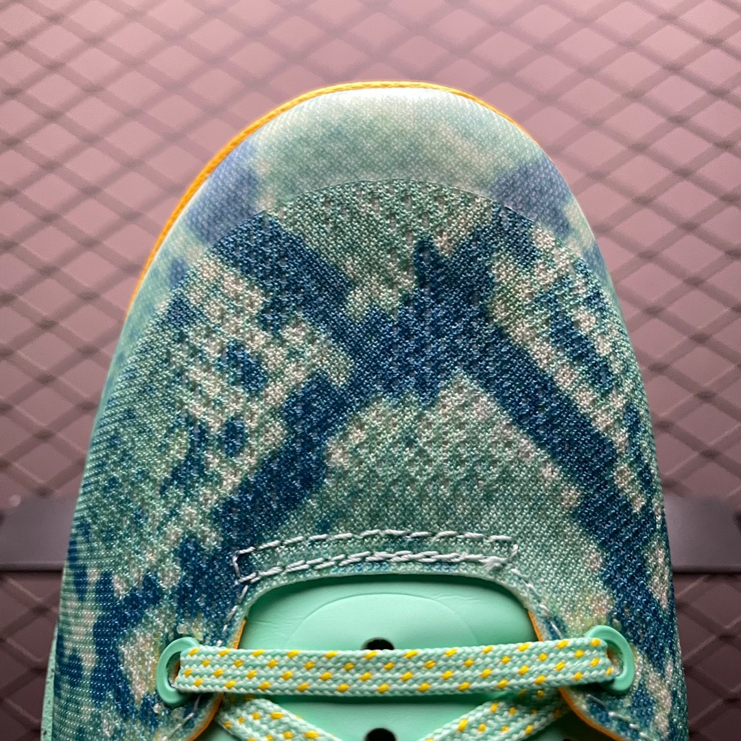 Nike Sneakers-200