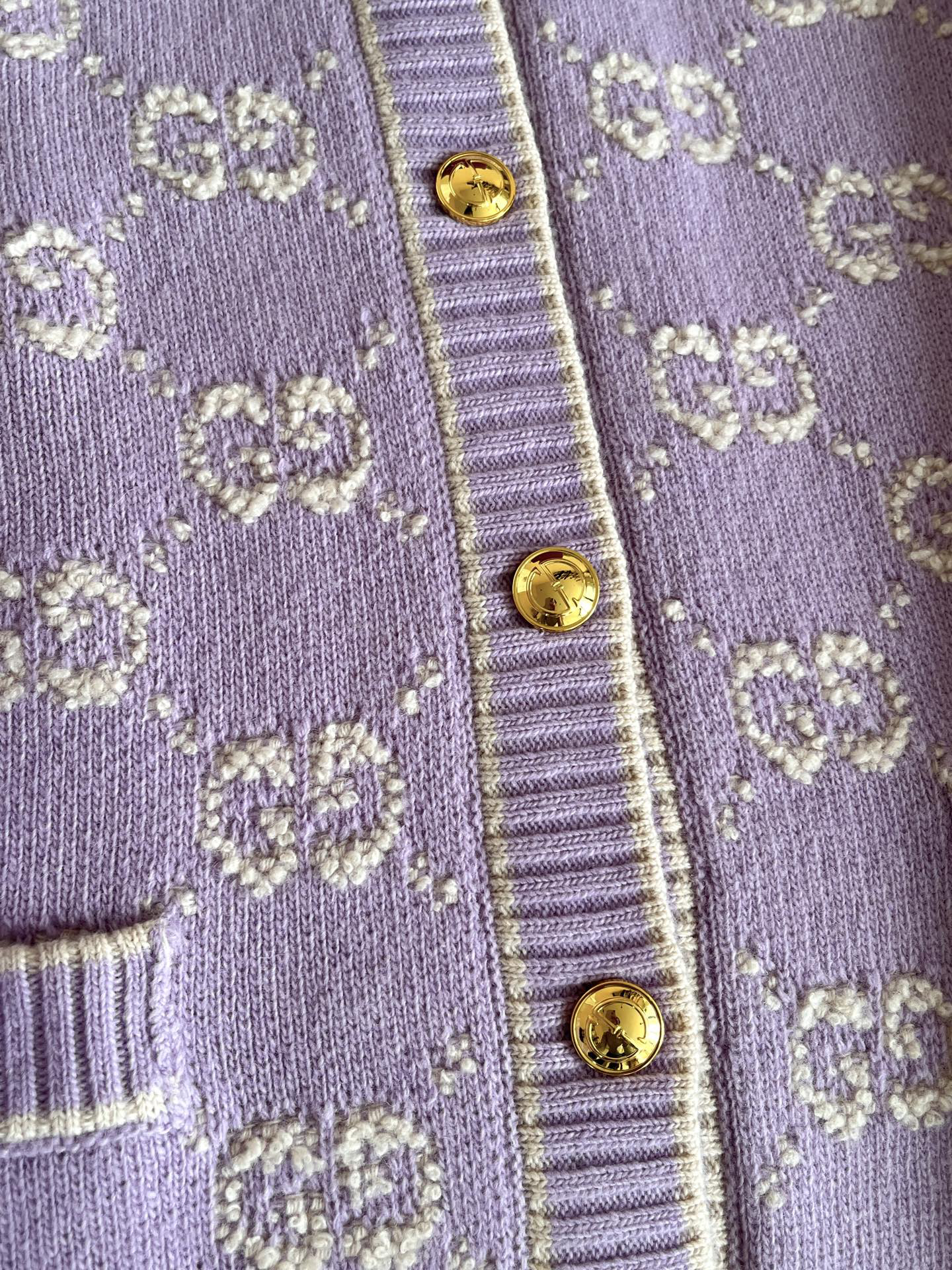 Gucci Clothing-233