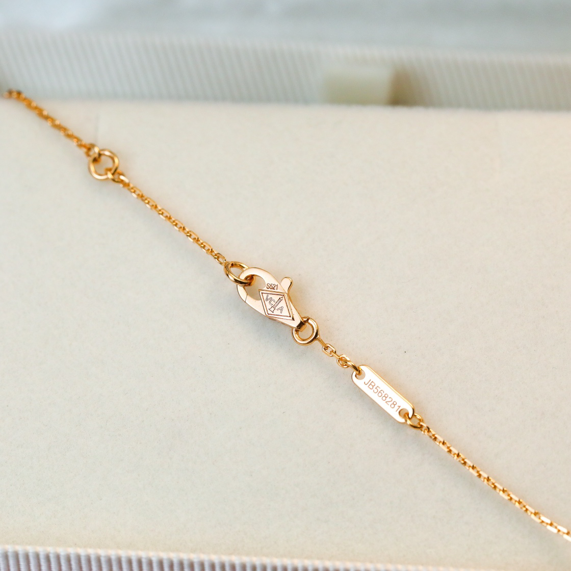 Van Cleef & Arpels necklace-115