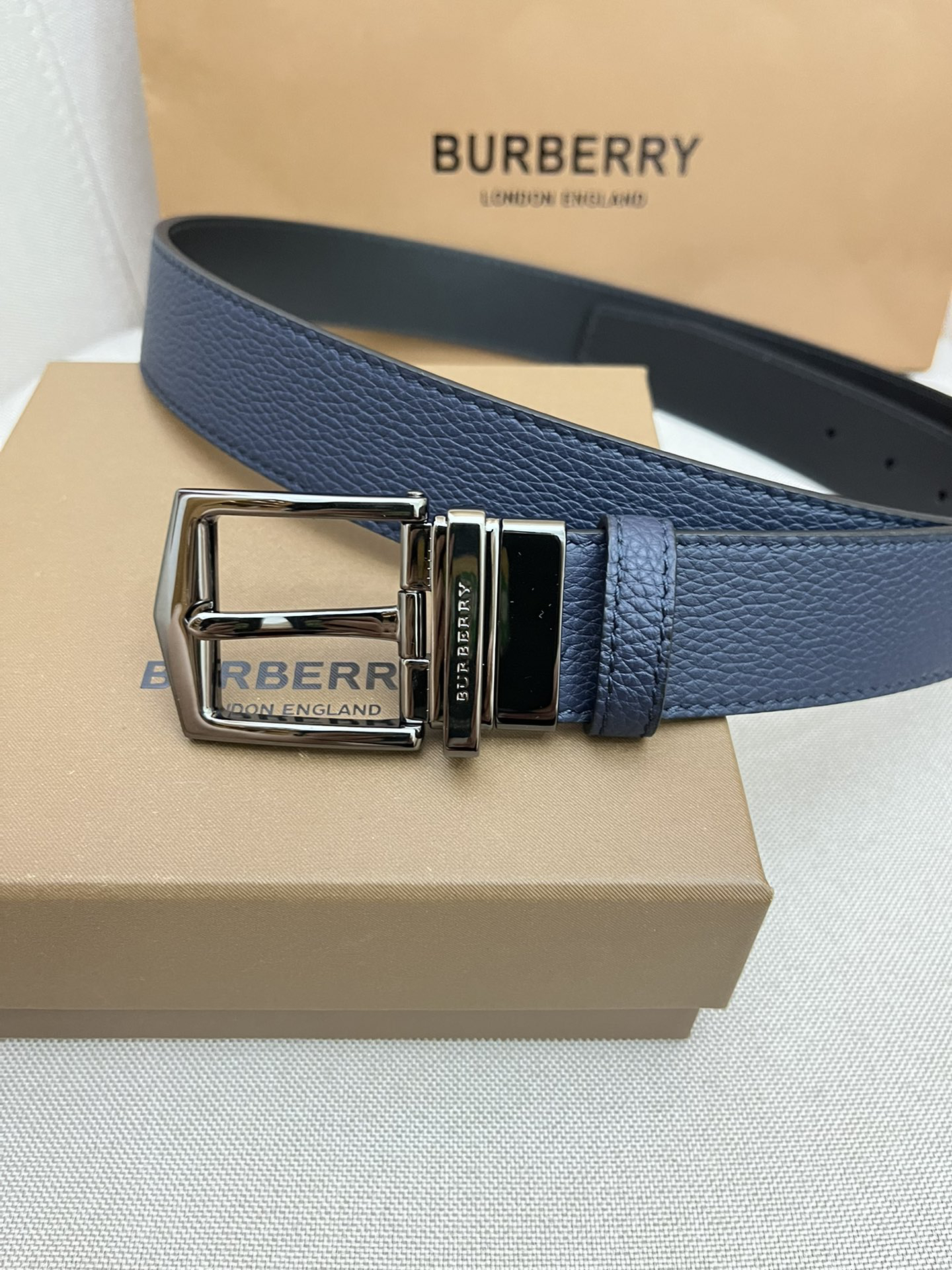Burberry belt-107
