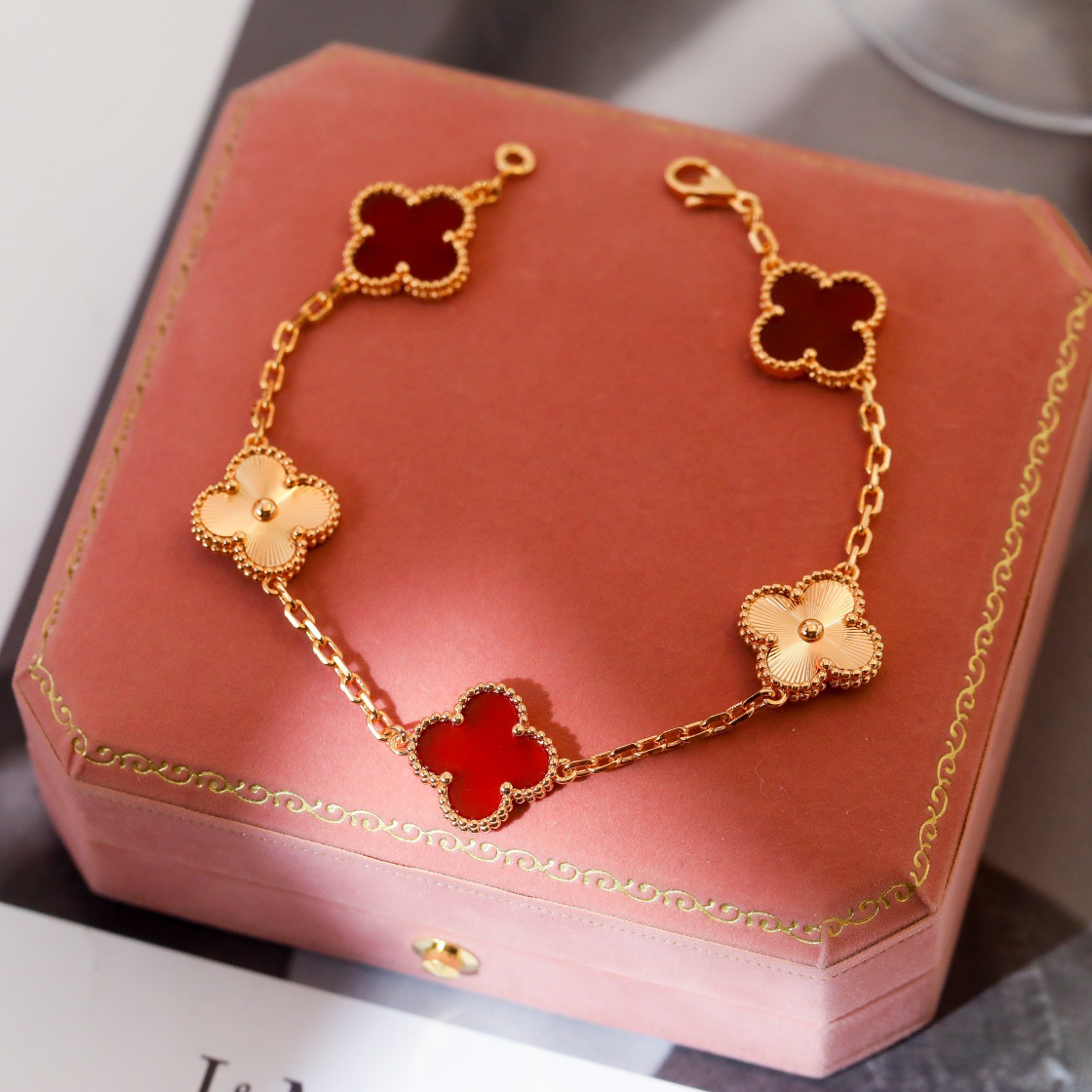 Van Cleef & Arpels Bracelet-70