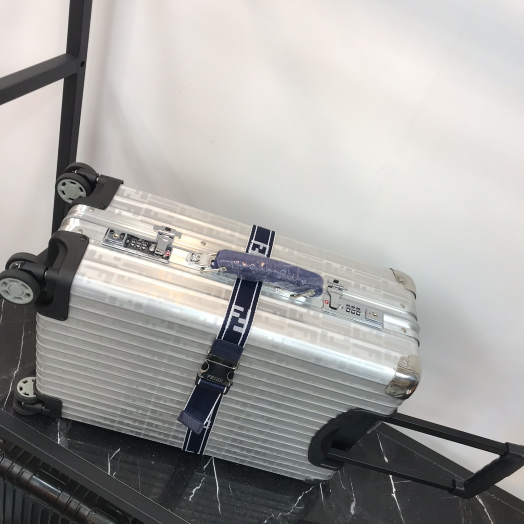 Fendi luggage-18
