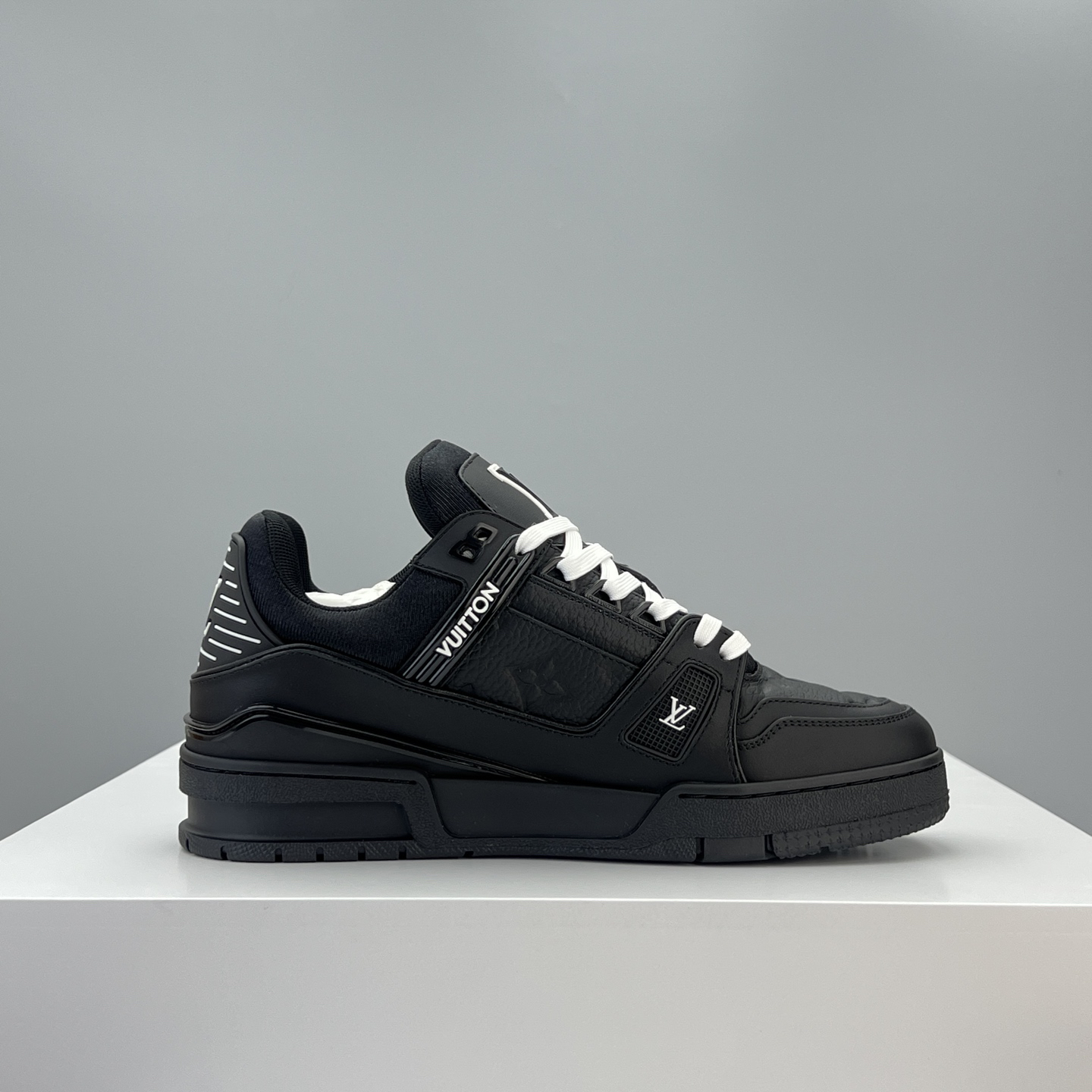 Lv Sneakers-133