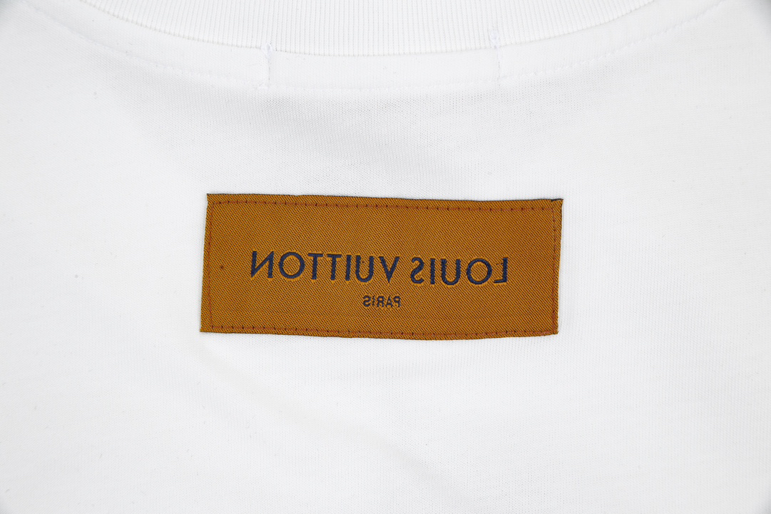 LV clothing-61