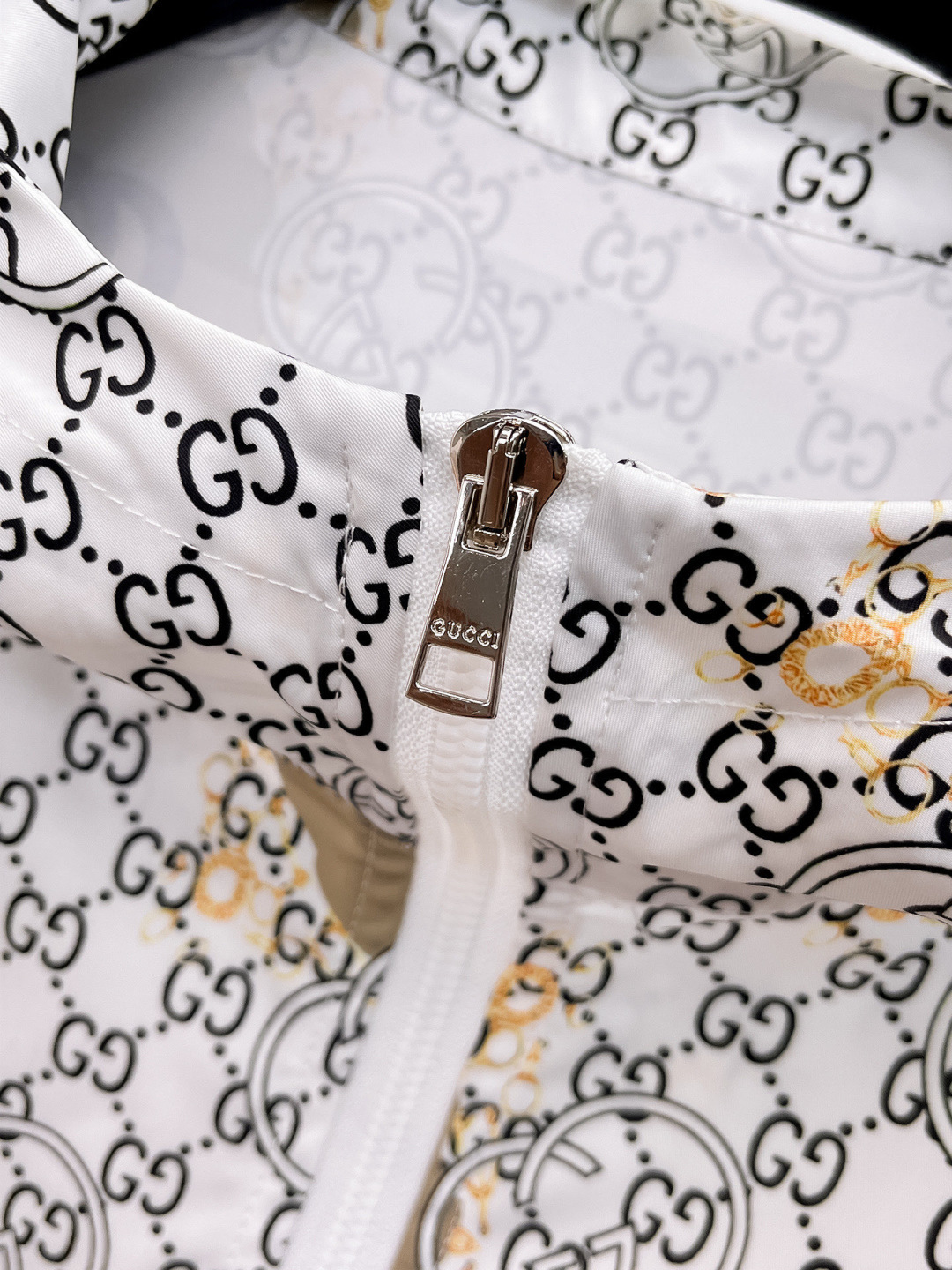 Gucci Clothing-322