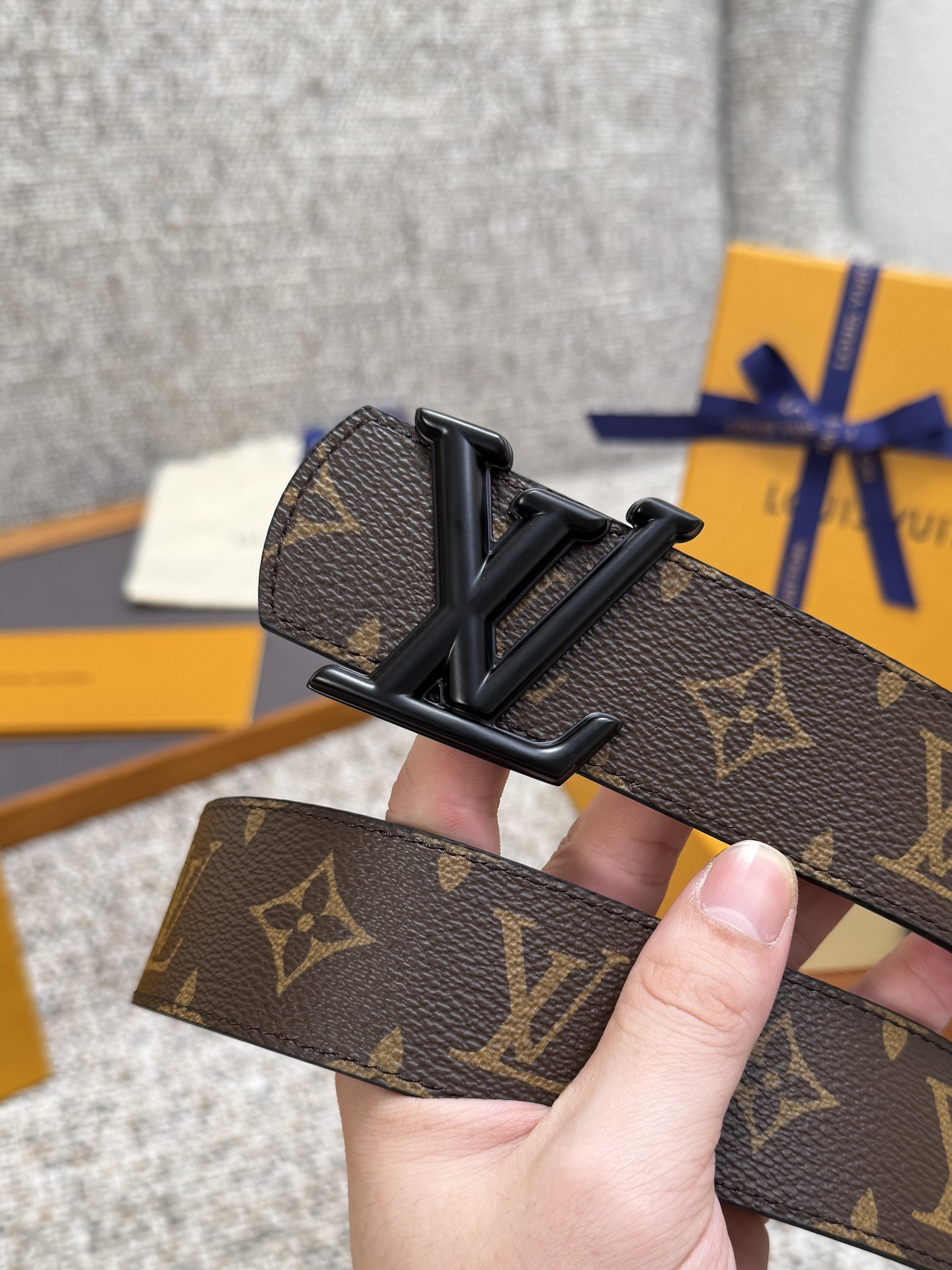 Lv belt-47