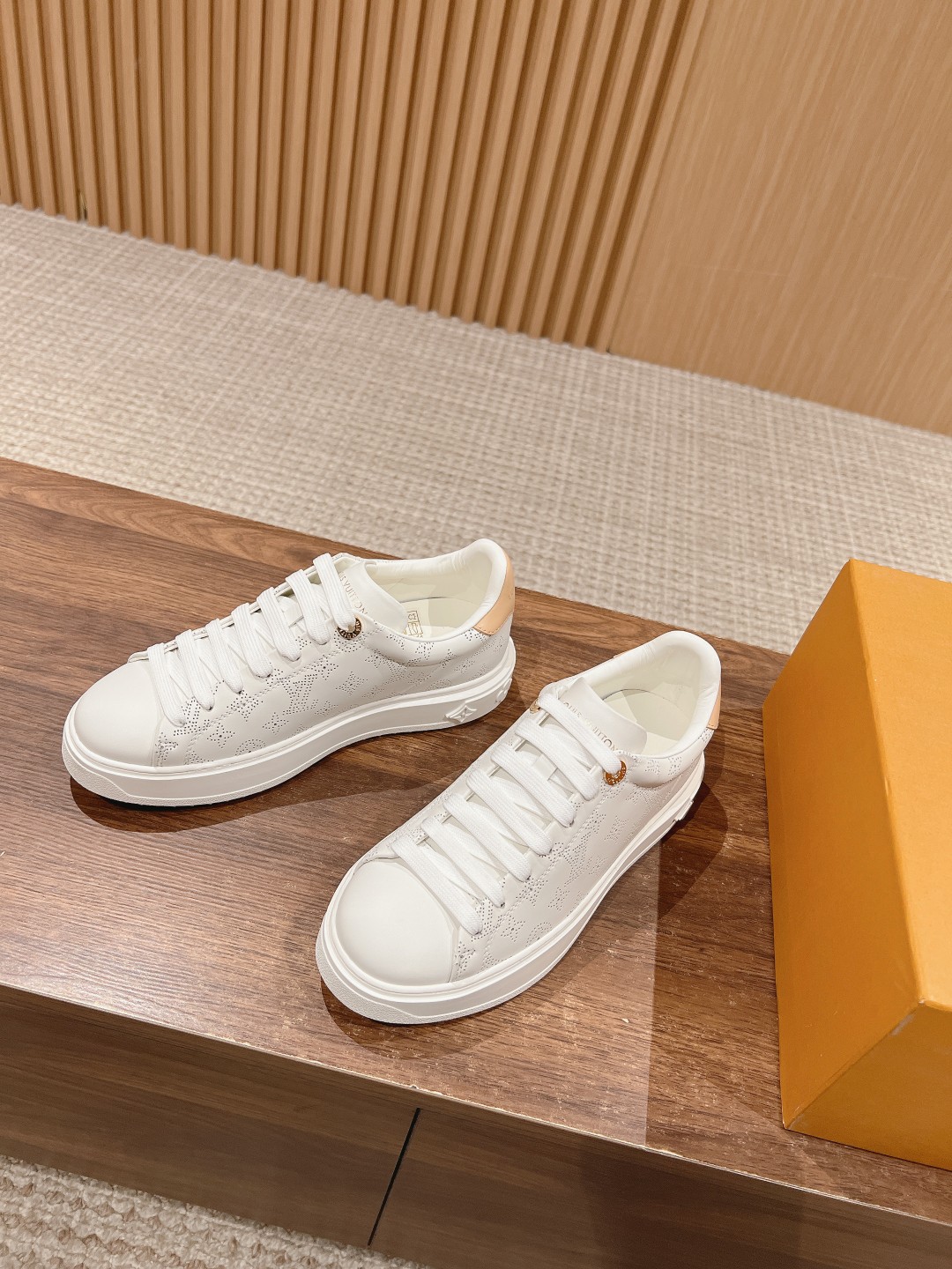 Lv Sneakers-103