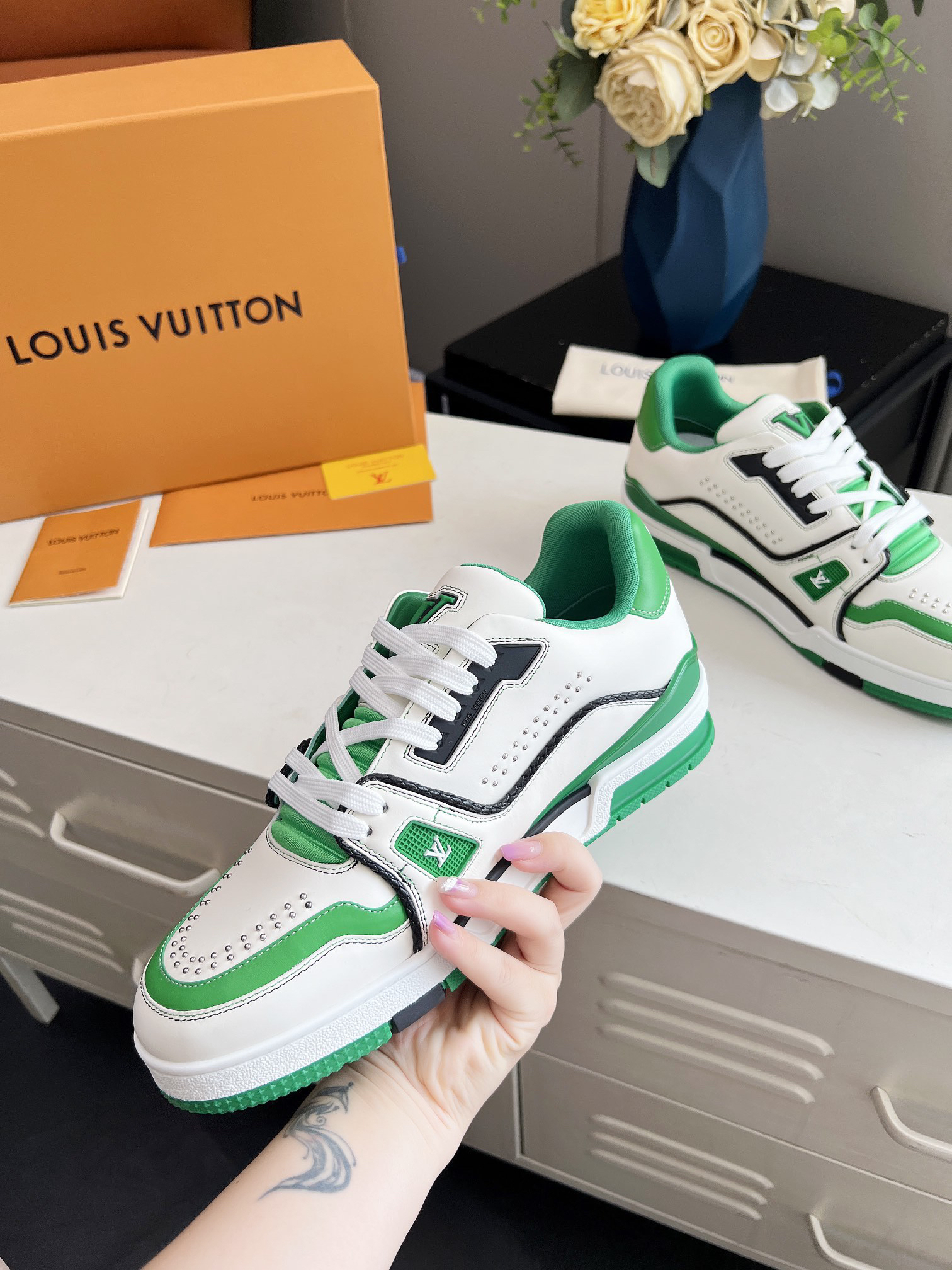 Lv Sneakers-71