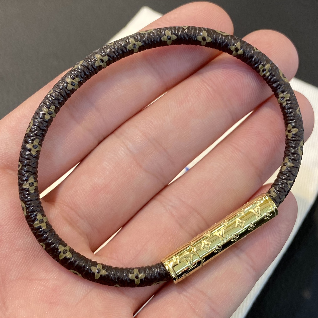 LV Bracelet-80