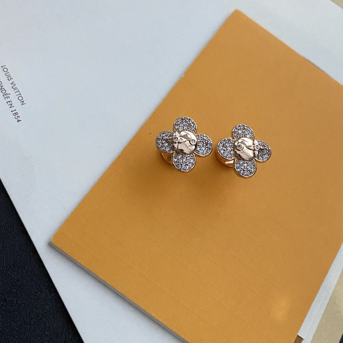 LV earrings-28