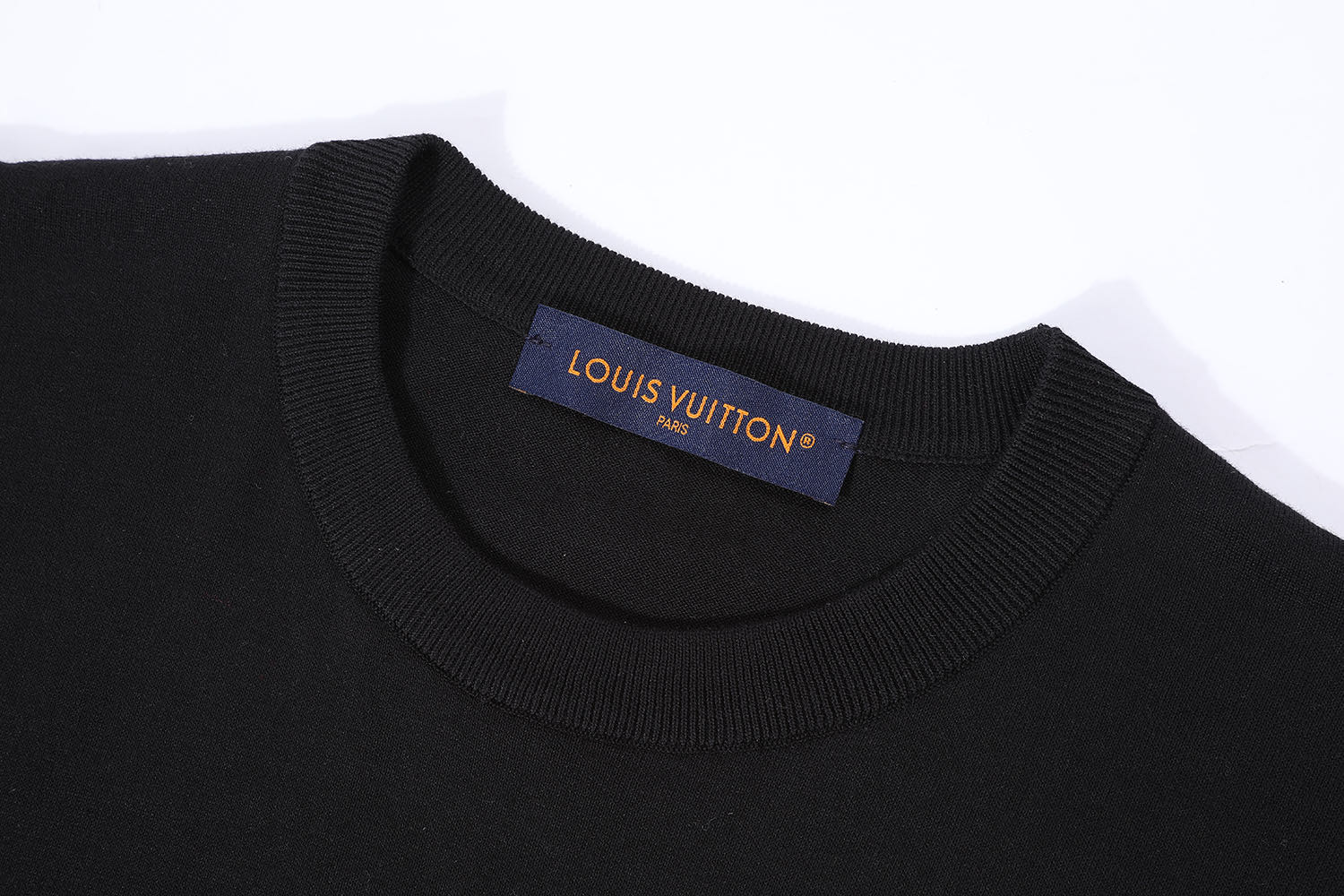 LV clothing-214