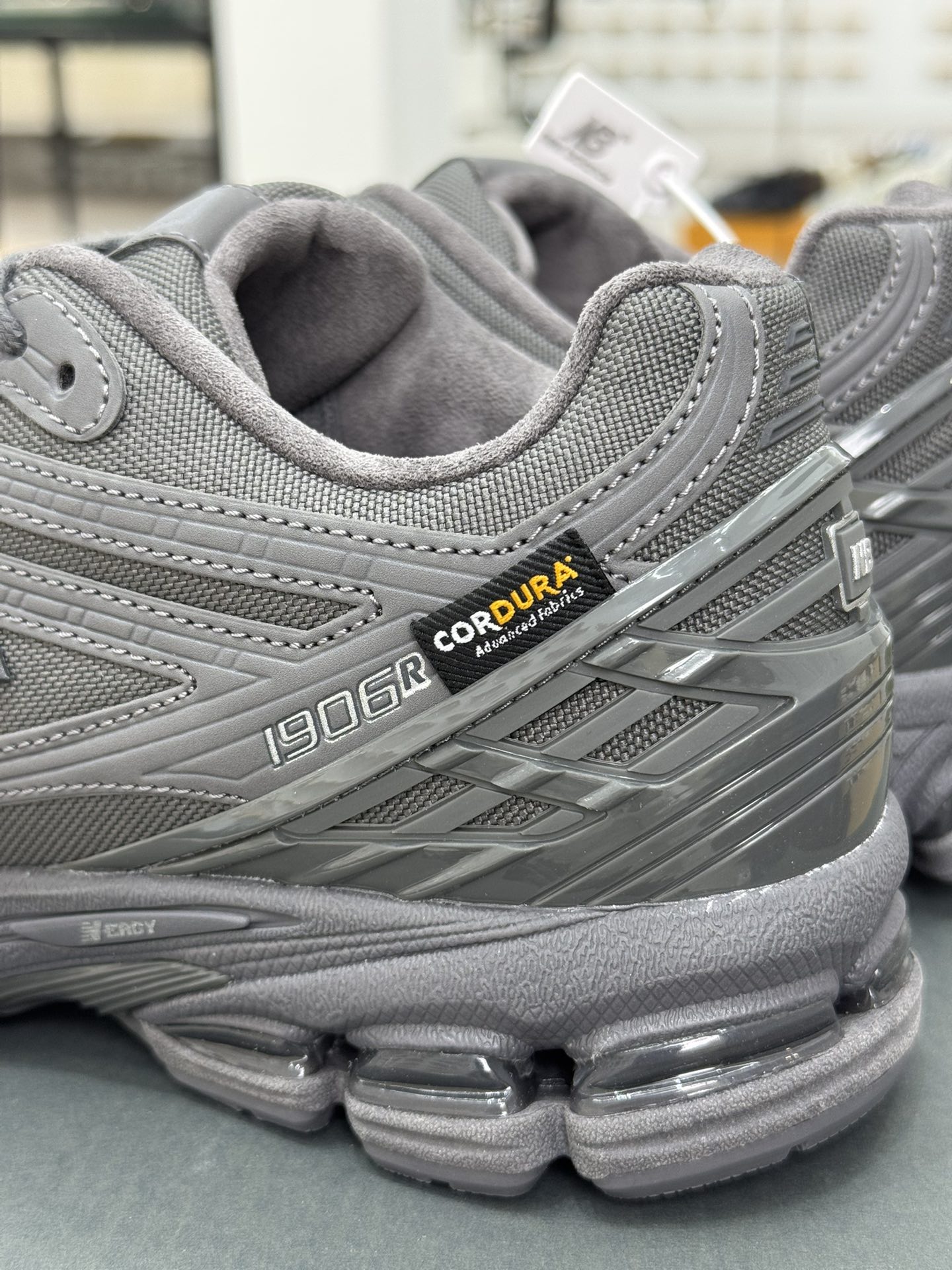 New Balance Sneakers-196