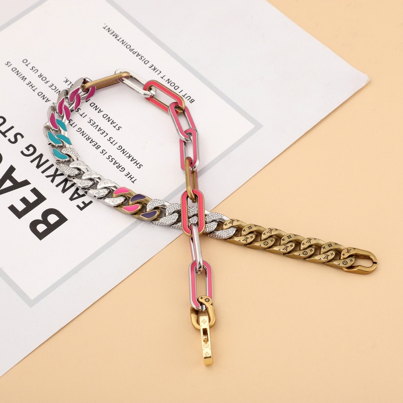 LV necklace-5
