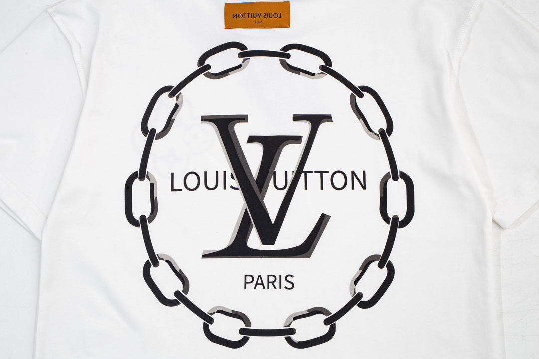 LV clothing-73