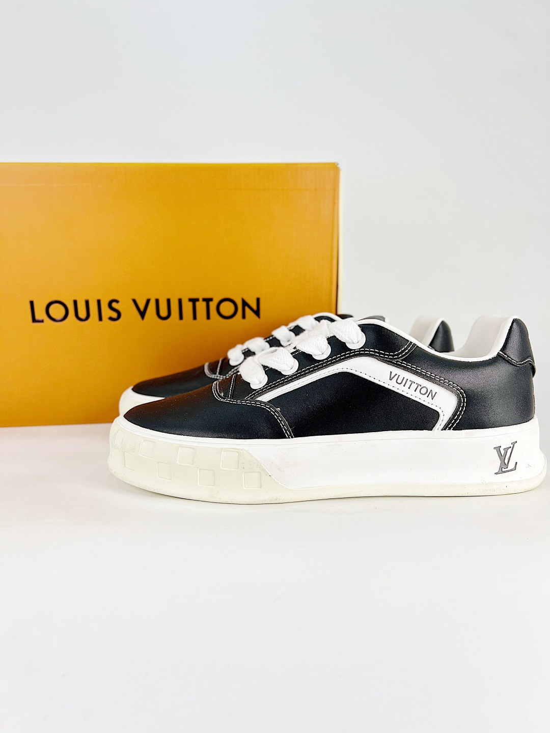 Lv Sneakers-162