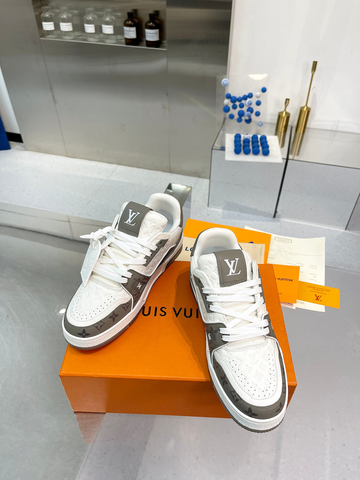 Lv Sneakers-60