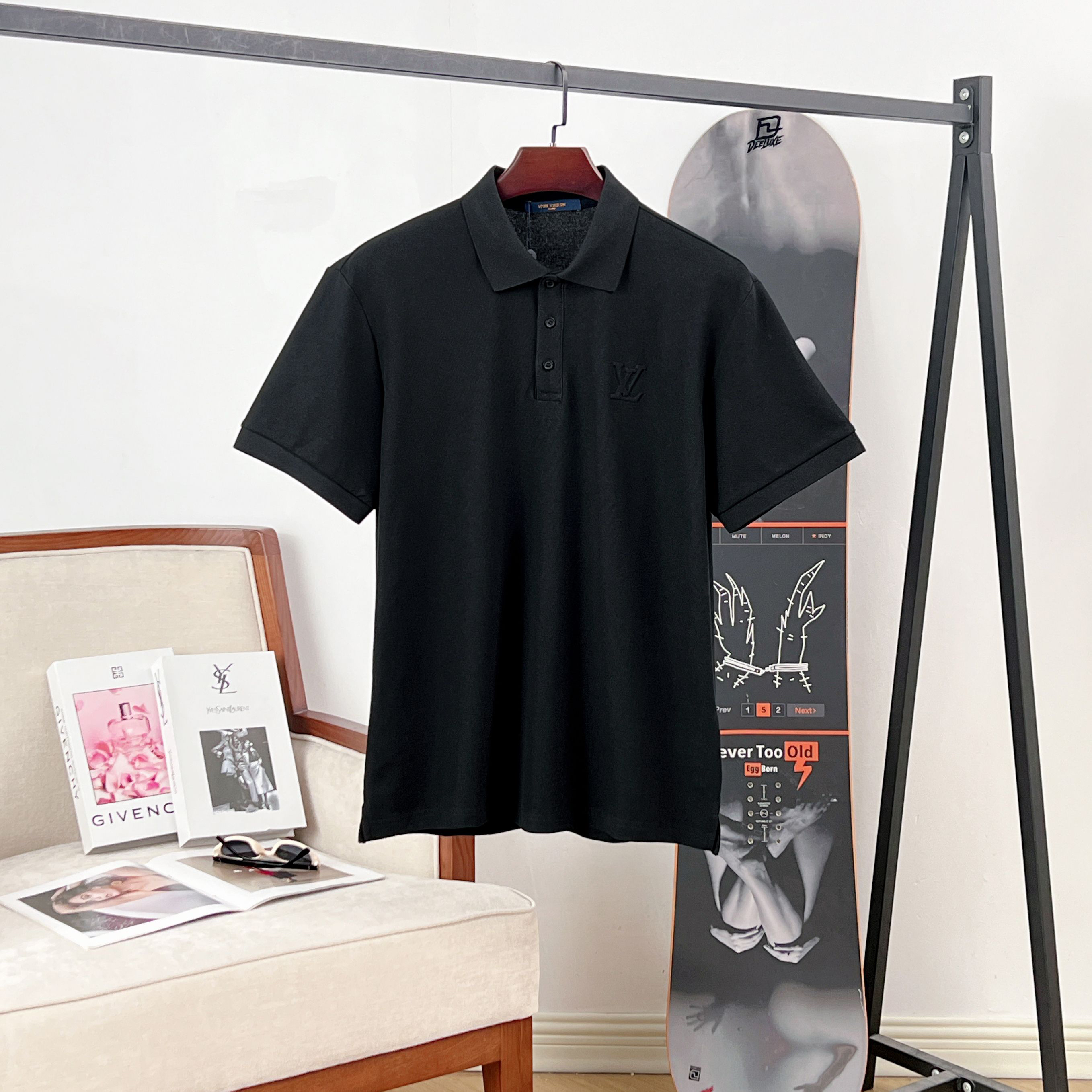 LV clothing-98
