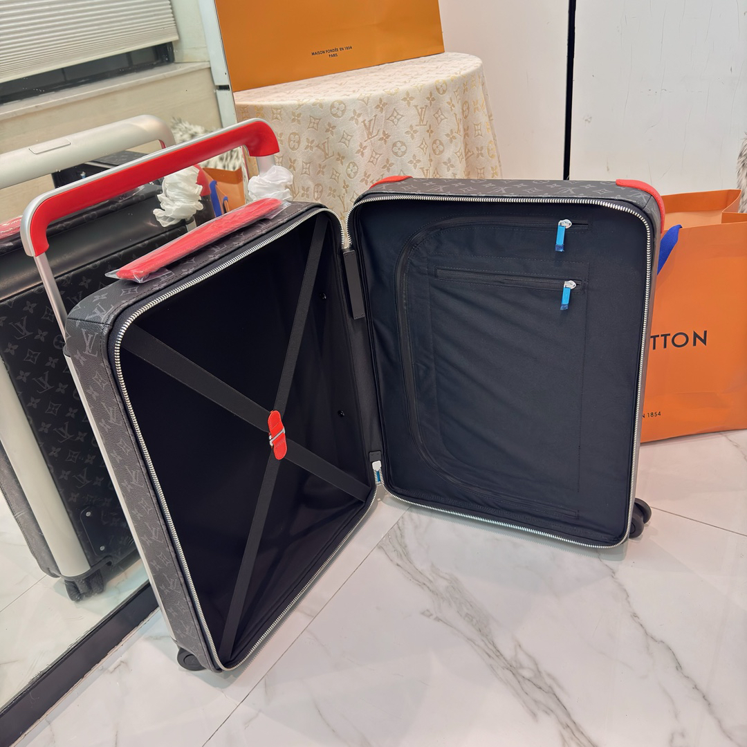 LV luggage-83