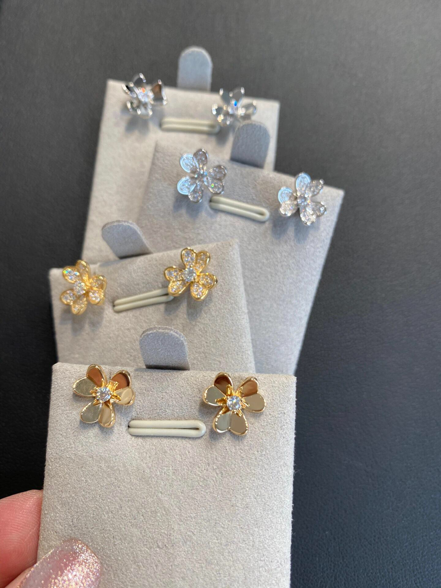 Van Cleef & Arpels earring-103