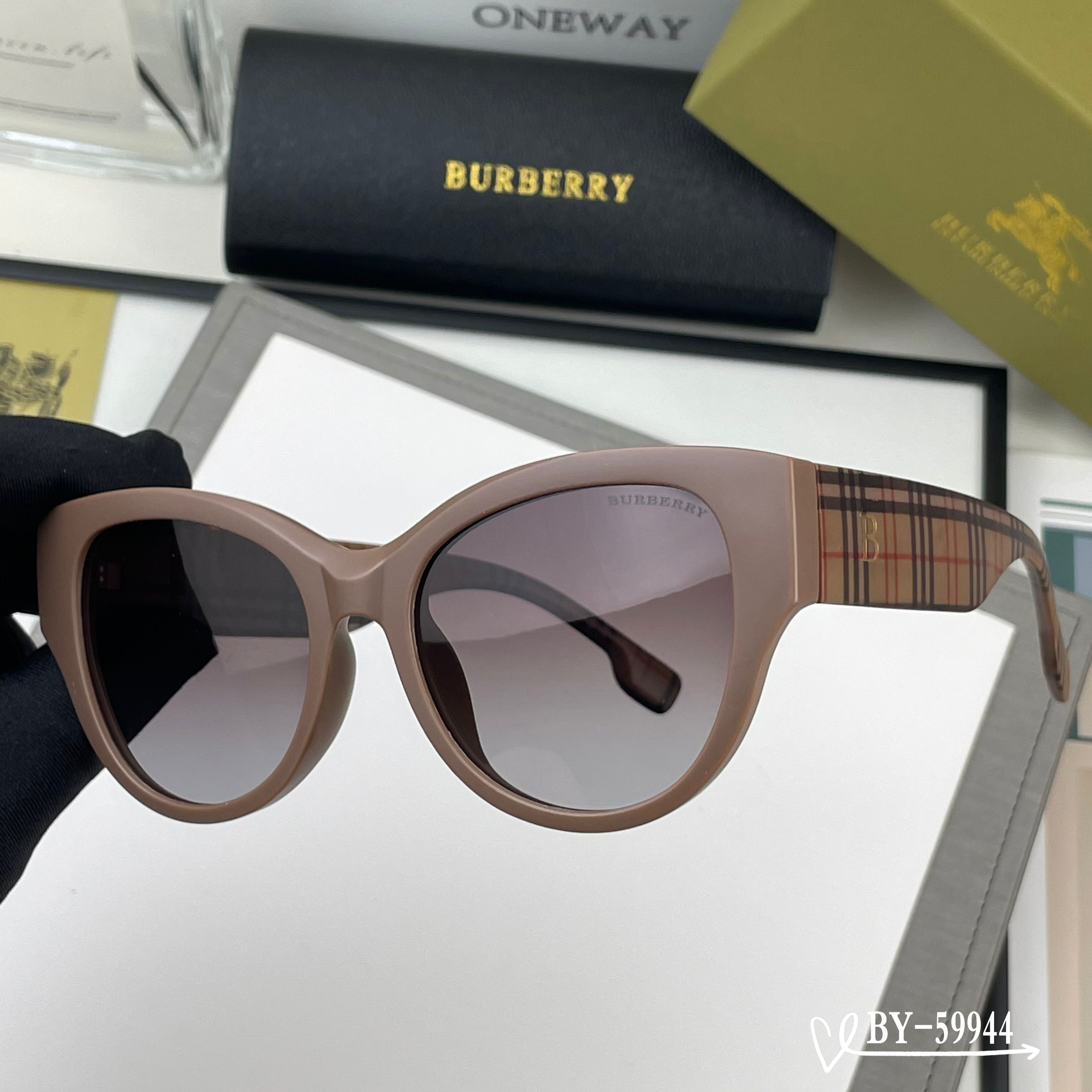 Burberry glasses-21