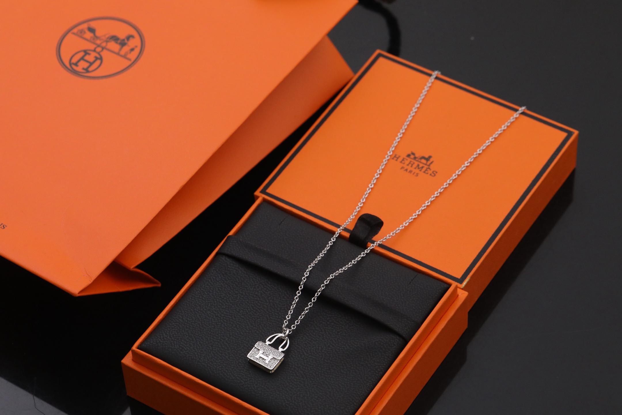 Hermes necklace-65