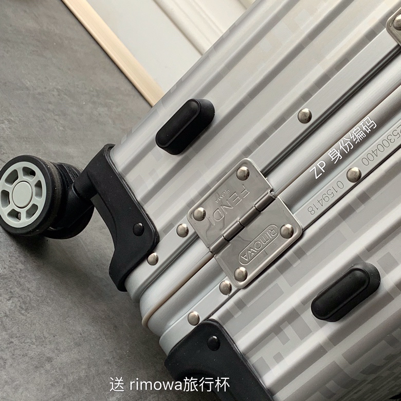 Fendi luggage-10
