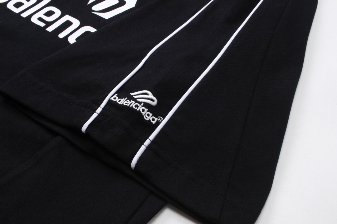 Balenciaga clothing-107