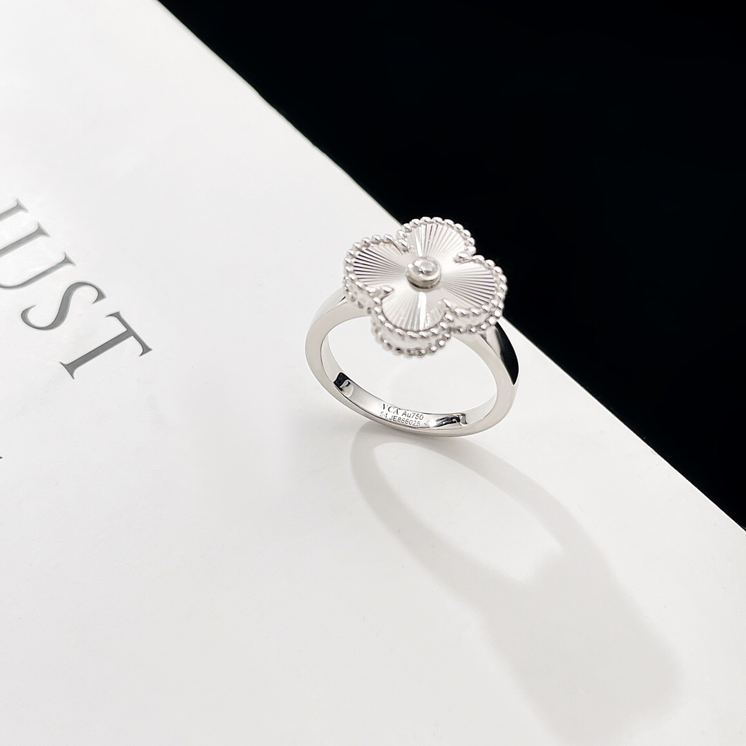 Van Cleef & Arpels ring-17