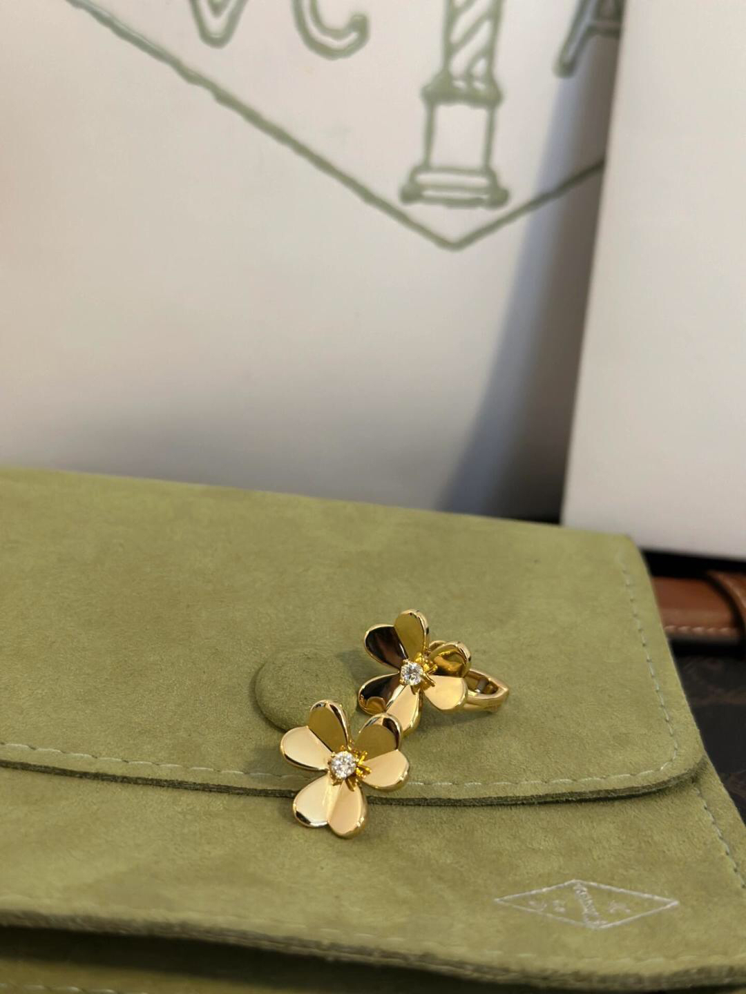 Van Cleef & Arpels earring-104