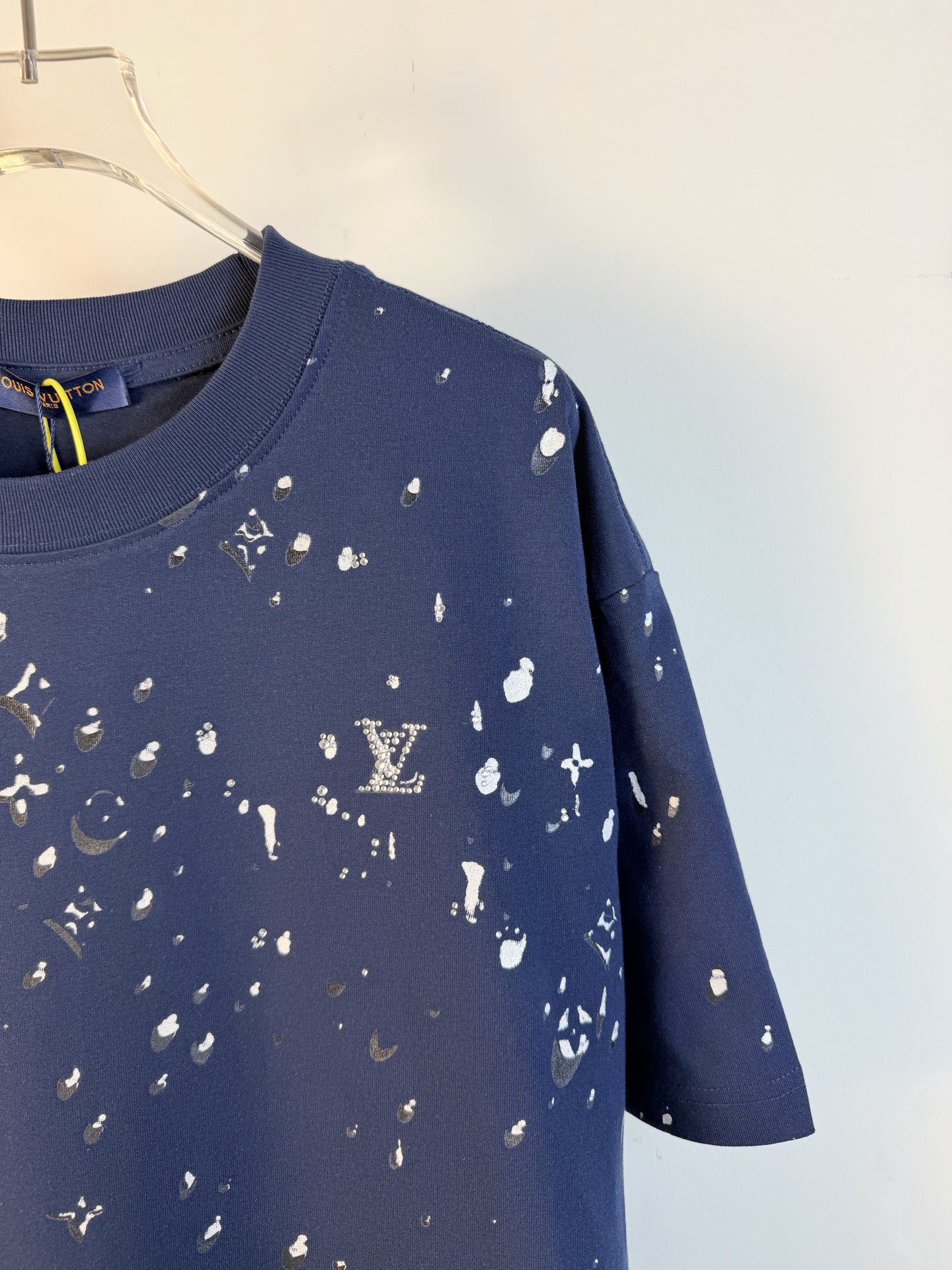 LV clothing-241