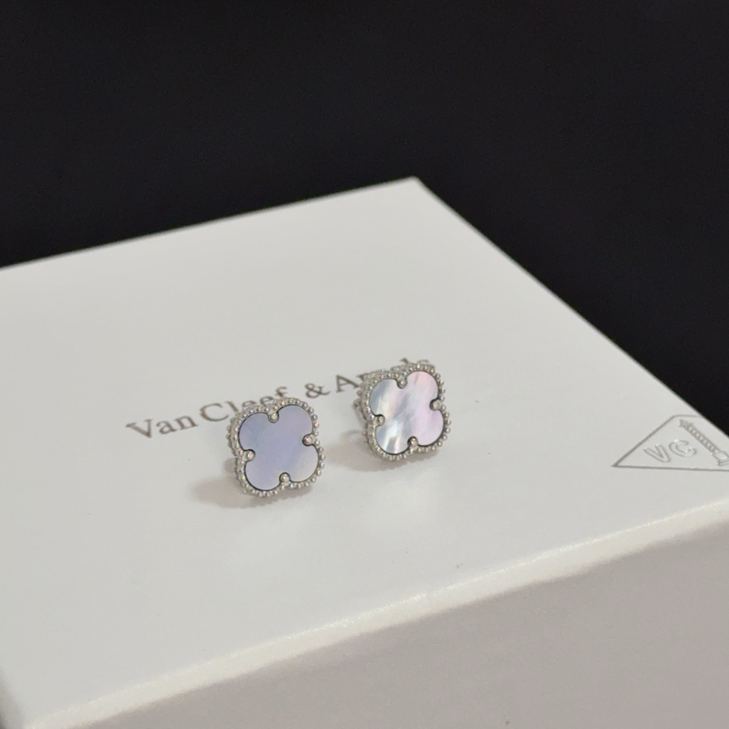 Van Cleef & Arpels earring-56