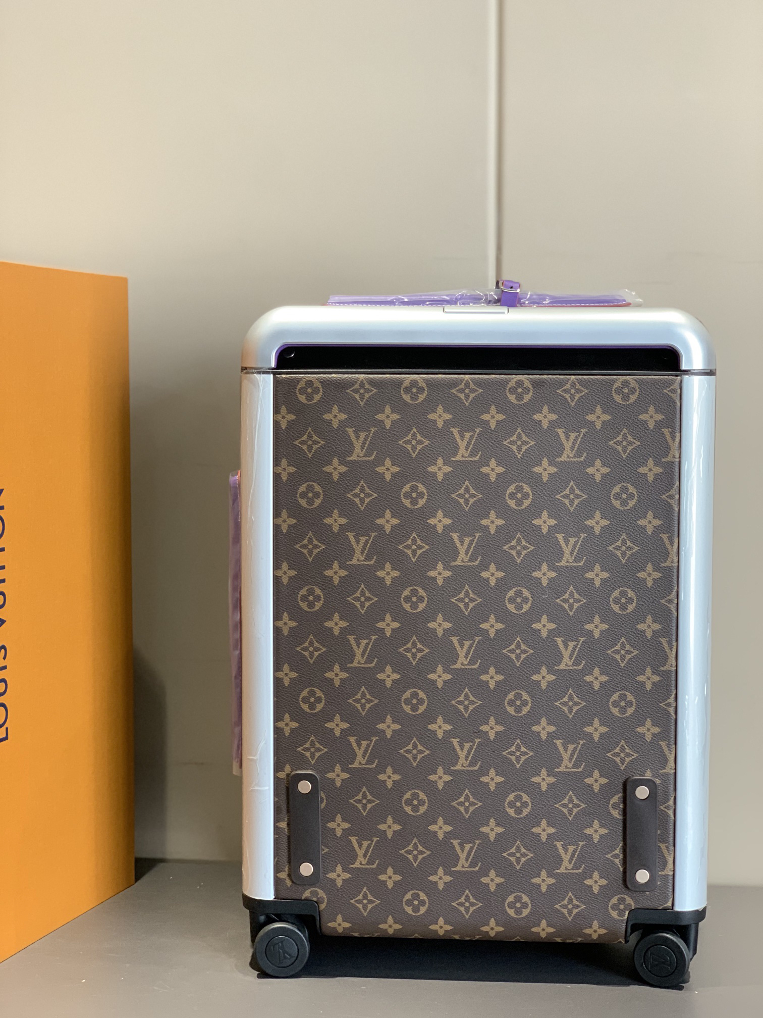 LV luggage-22