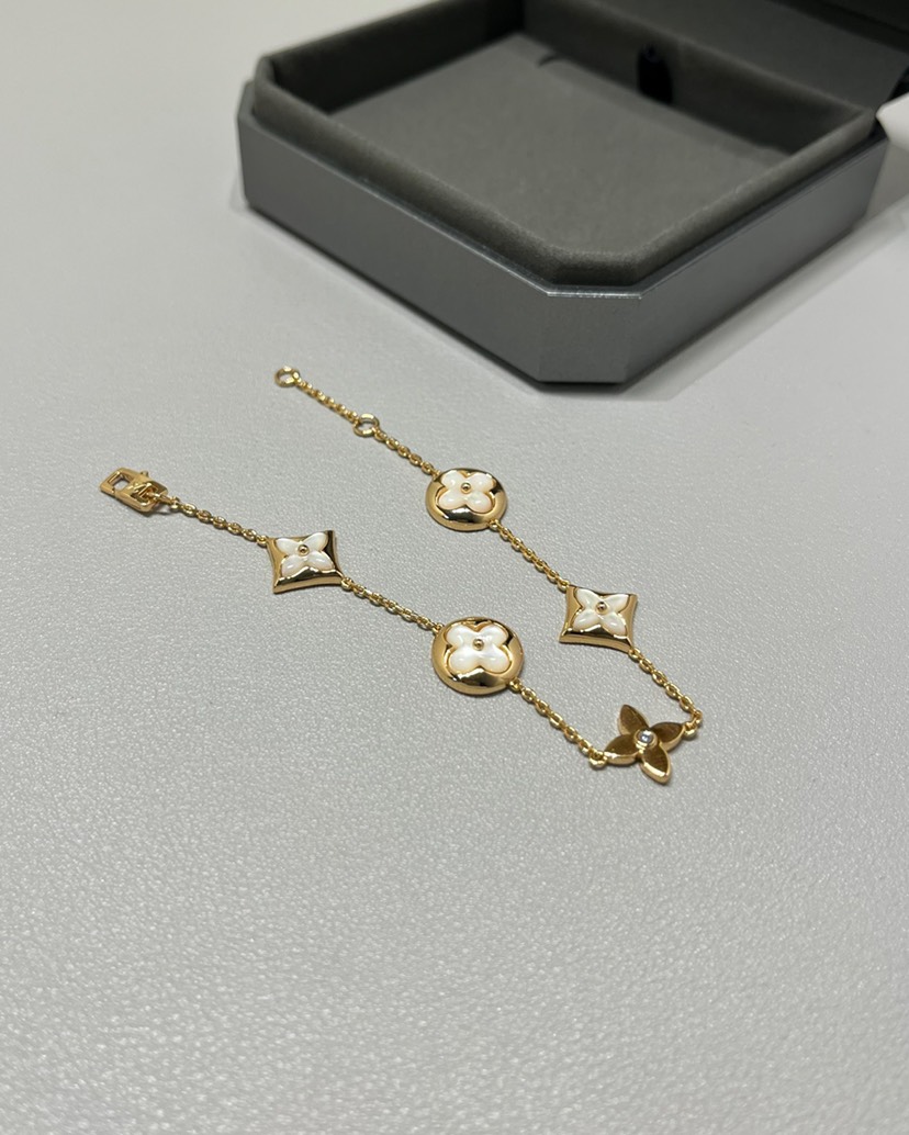 LV Bracelet-12